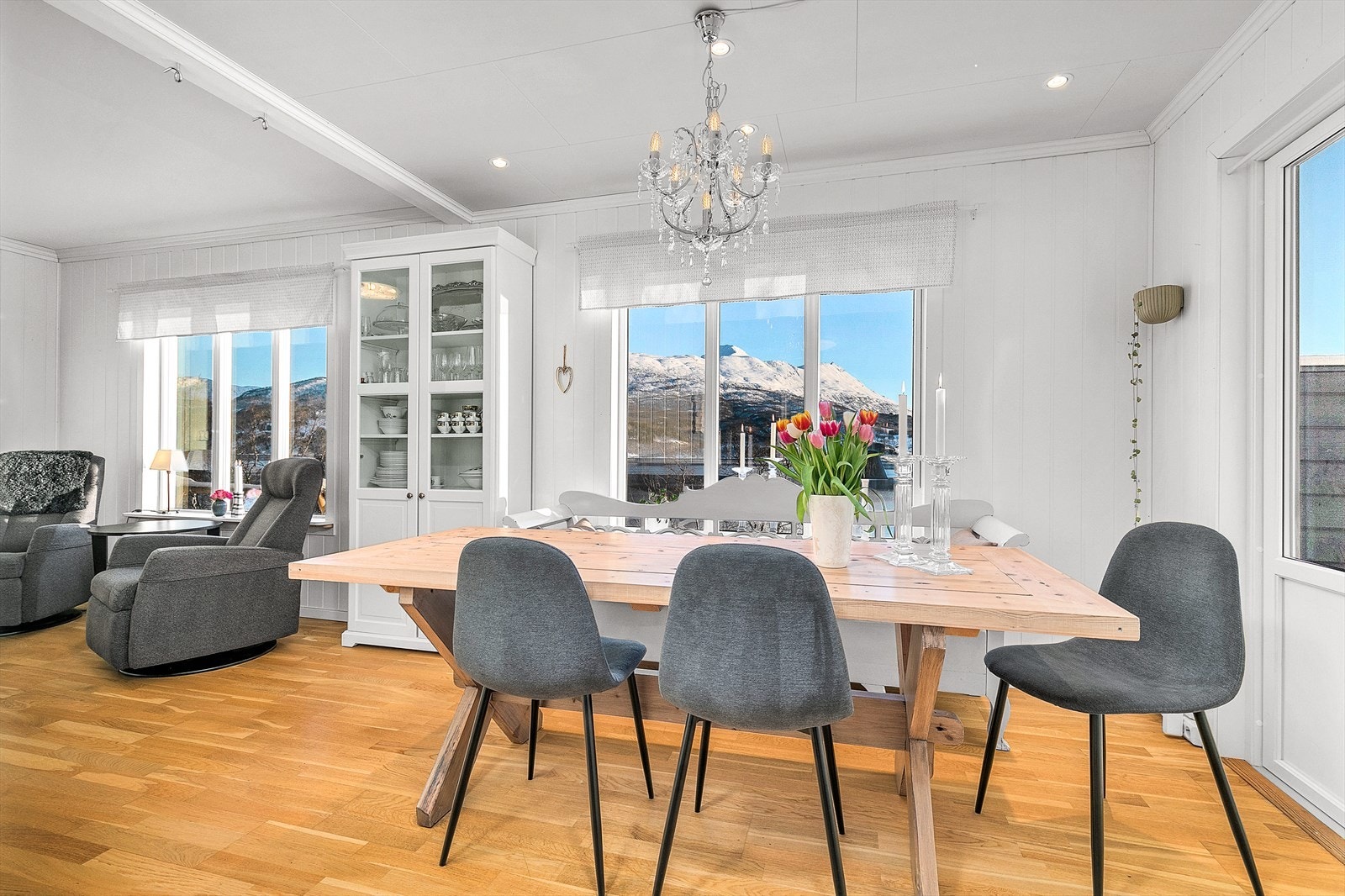 Spisestue med flott utsikt Galleribilde