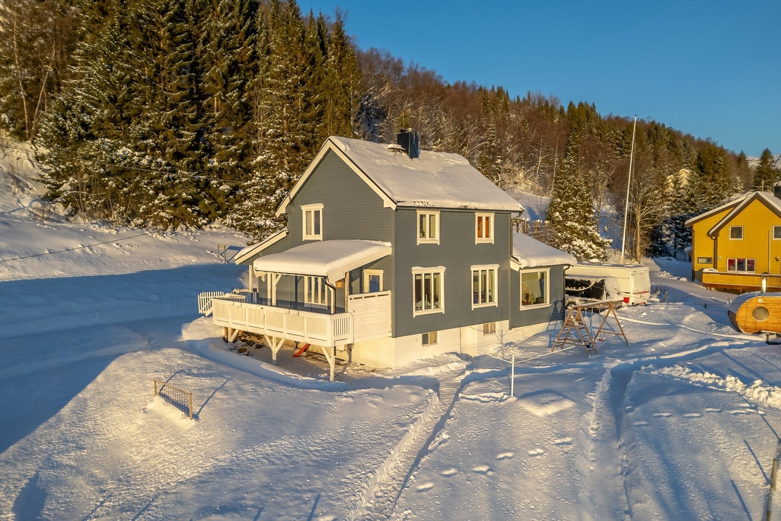 Enebolig beliggende i naturskjønne omgivelser i Gratangen Galleribilde