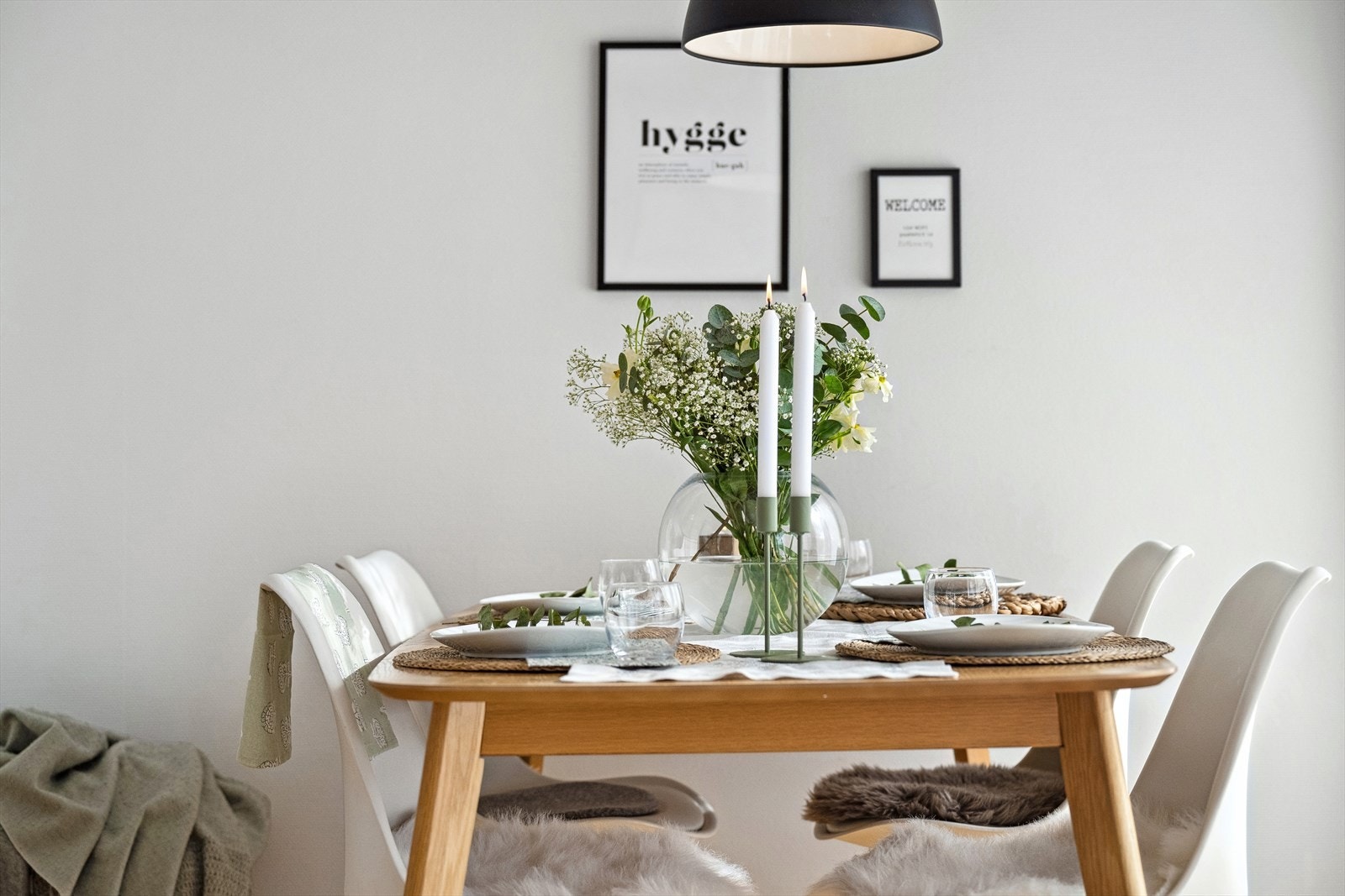 Samle familie og/eller venner rundt middagsbordet for et bedre måltid Galleribilde