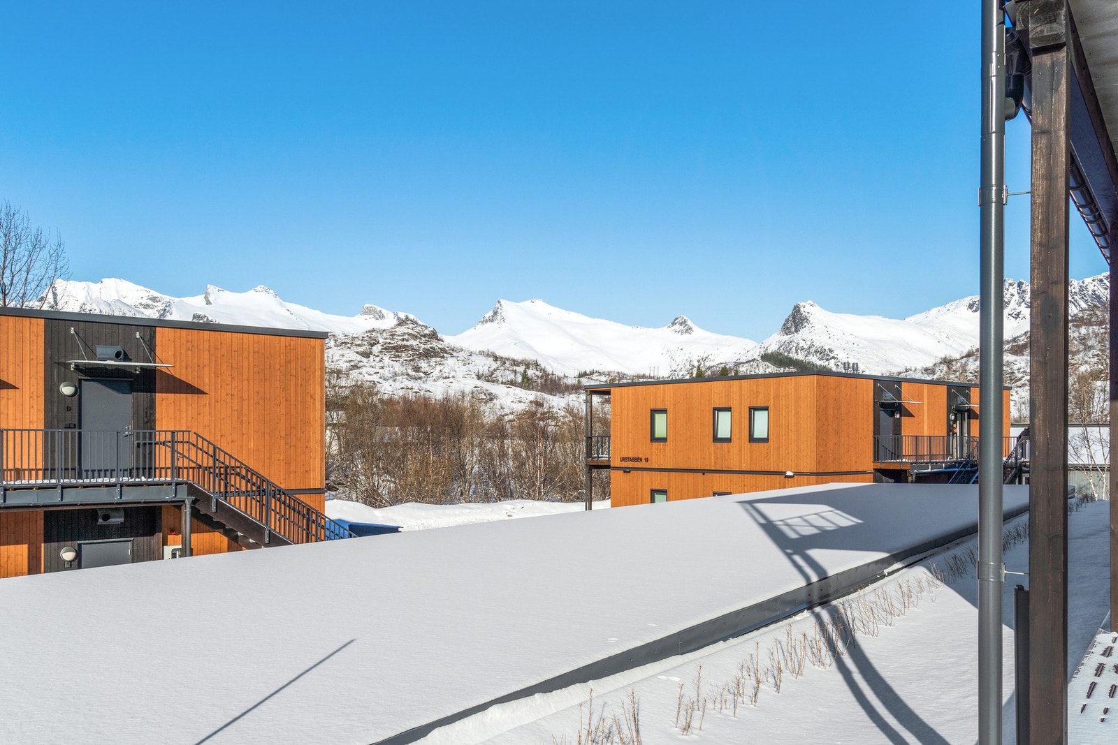 Fra boligen ser du ut mot boligområdet og videre utover Galleribilde