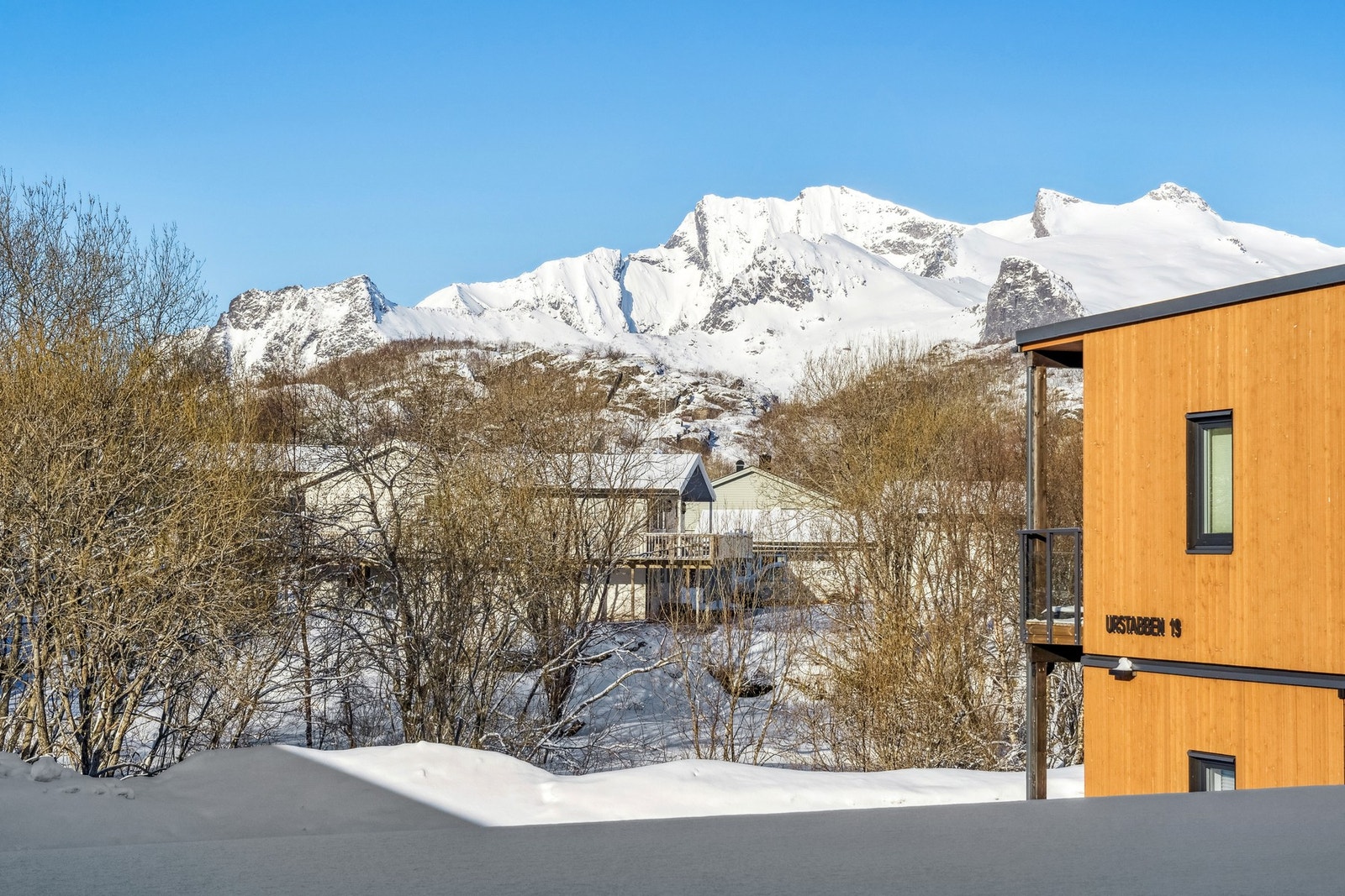 Fra boligen ser du ut mot boligområdet og videre utover Galleribilde