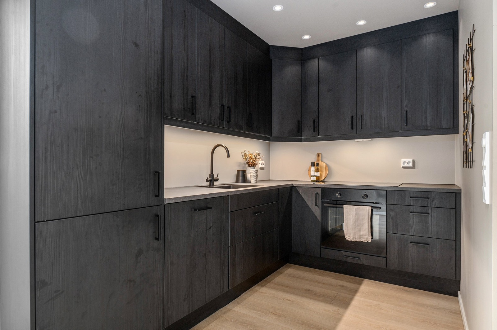 Lekker og moderne kjøkkeninnredning fra Norema. Galleribilde