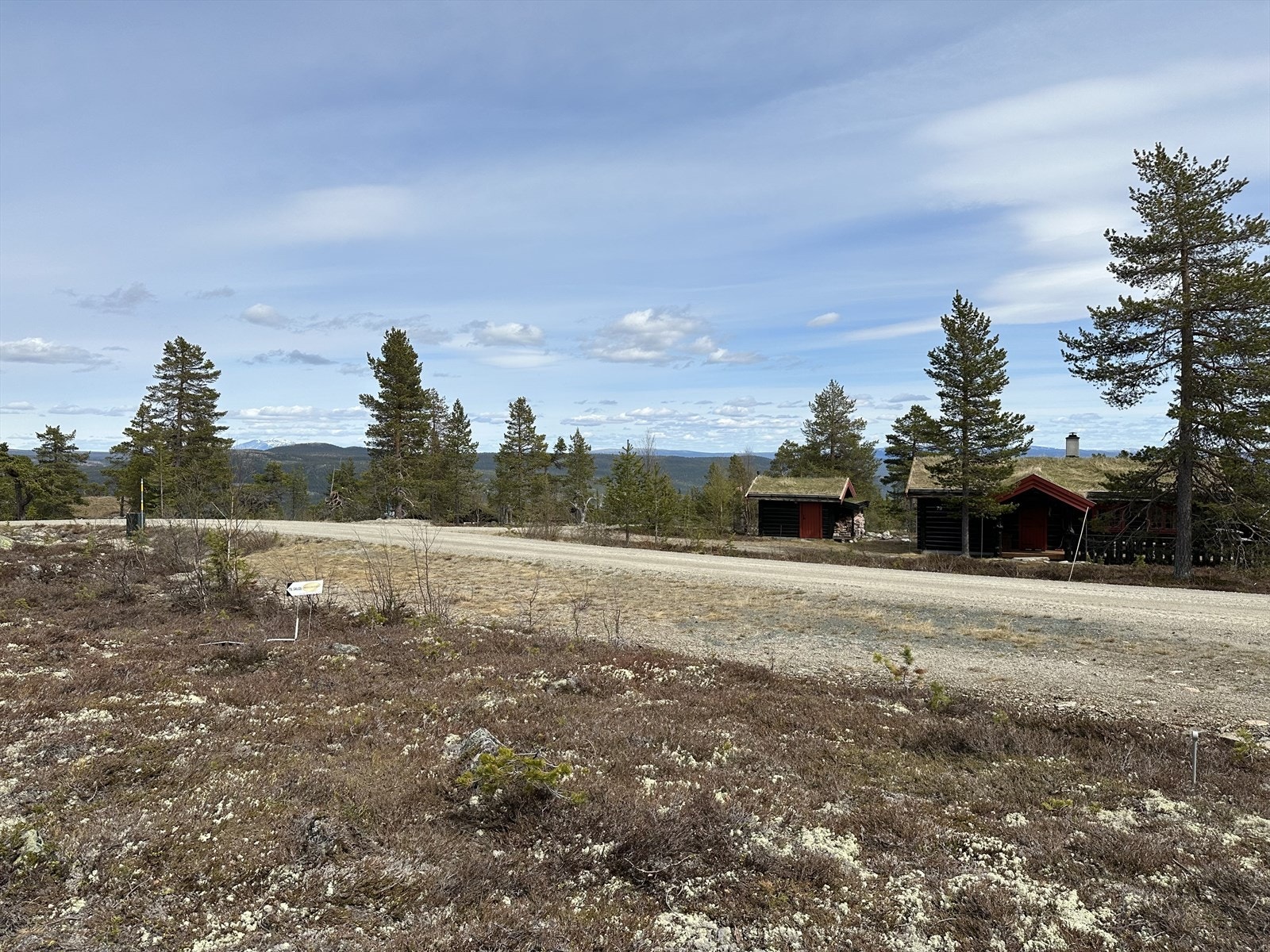 Bilvei helt frem til tomten. Galleribilde