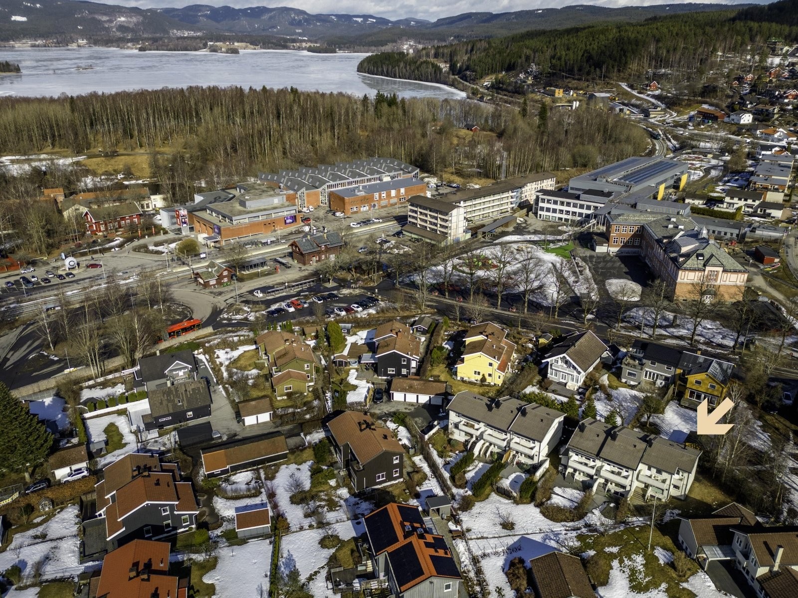 Maridalsvannet og Langsetløkka ligger i gangavstand, med områder for både fot- sykkelturer. Galleribilde