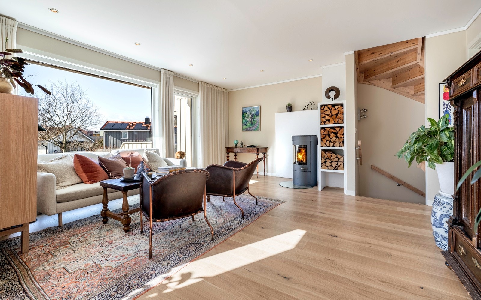 Om sommeren er det deilig å trekke ut for middager i varmen. Galleribilde