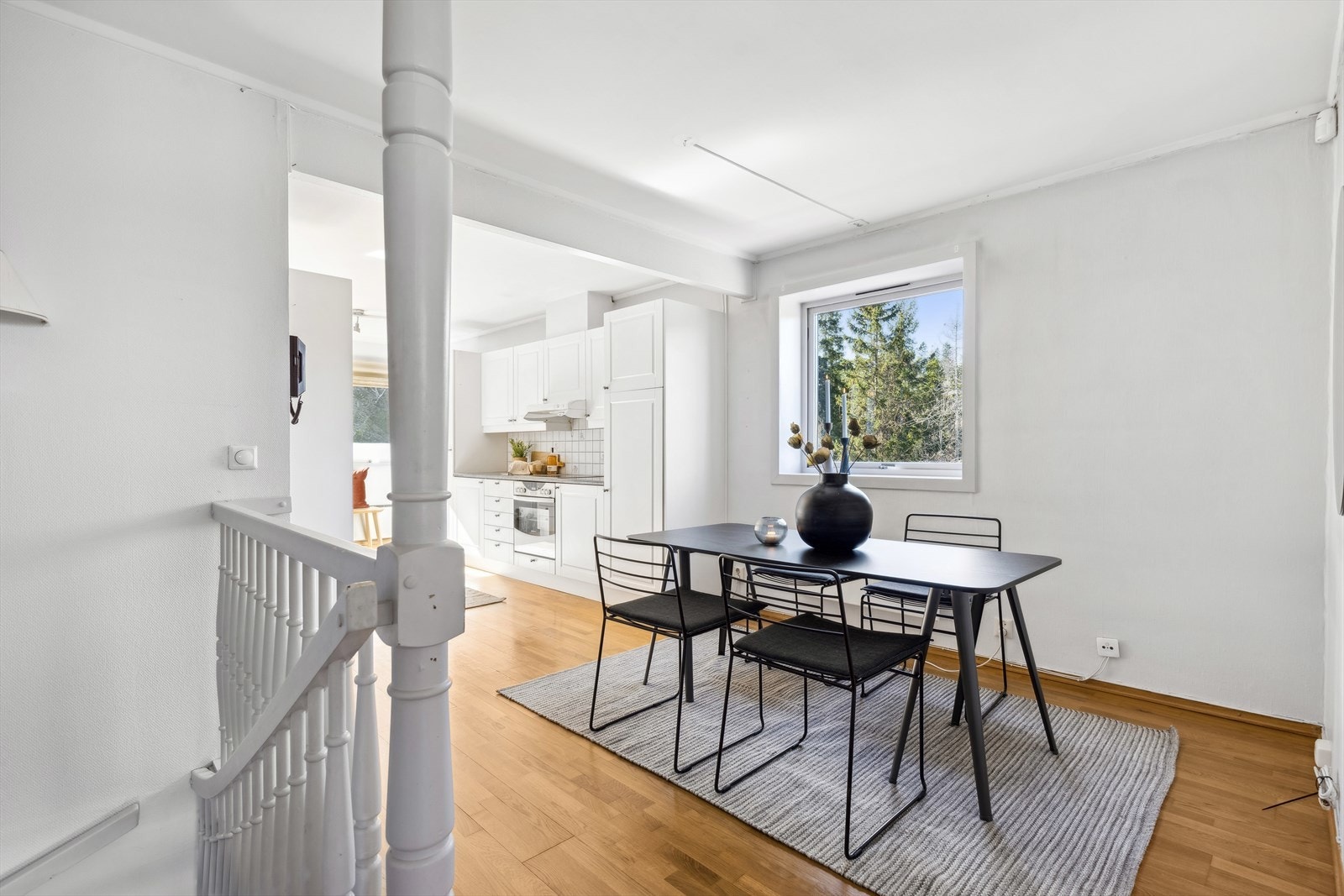 Kjøkken og spisestue Galleribilde