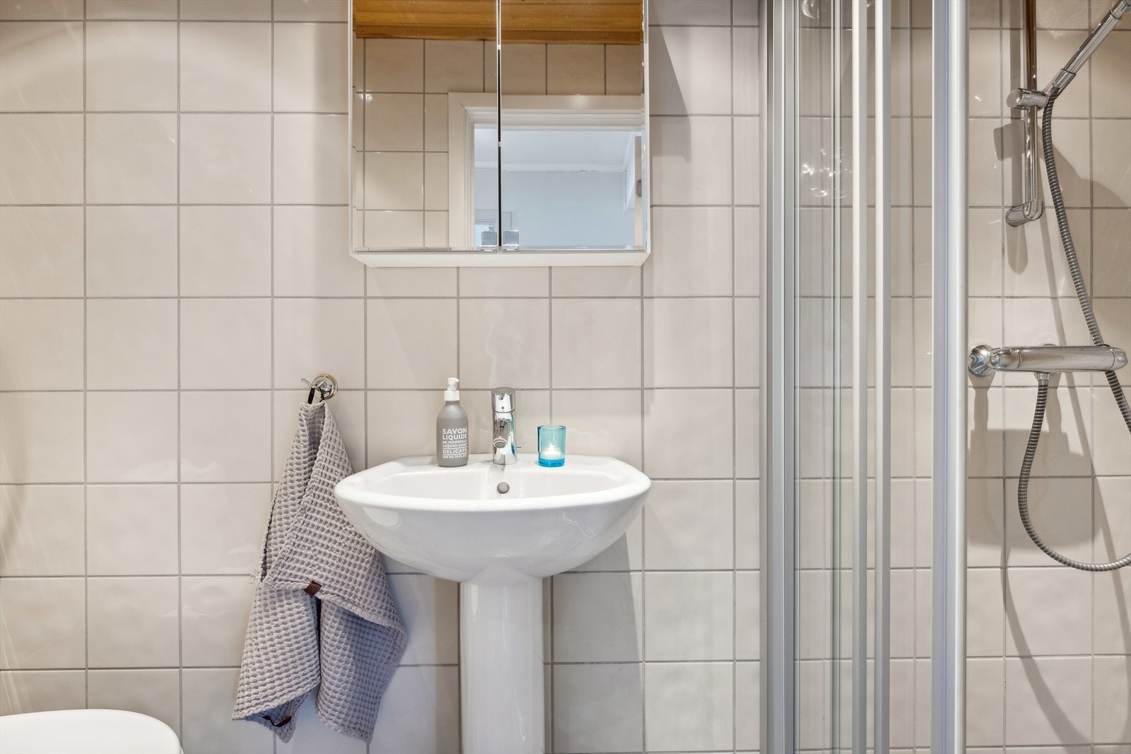 Baderom fra 2004 i øverste etasje. Galleribilde