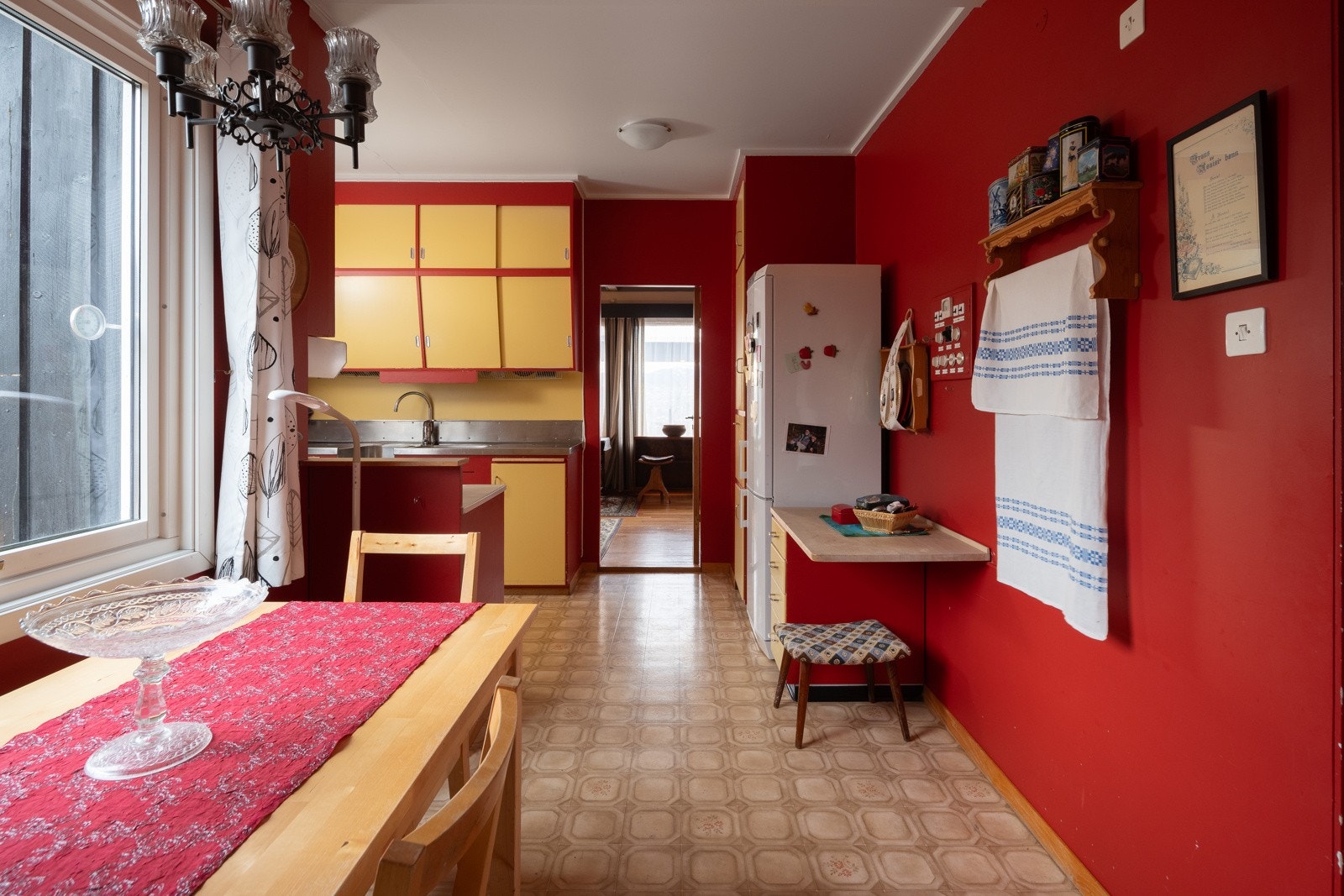 Separat kjøkken fra byggeår. Galleribilde