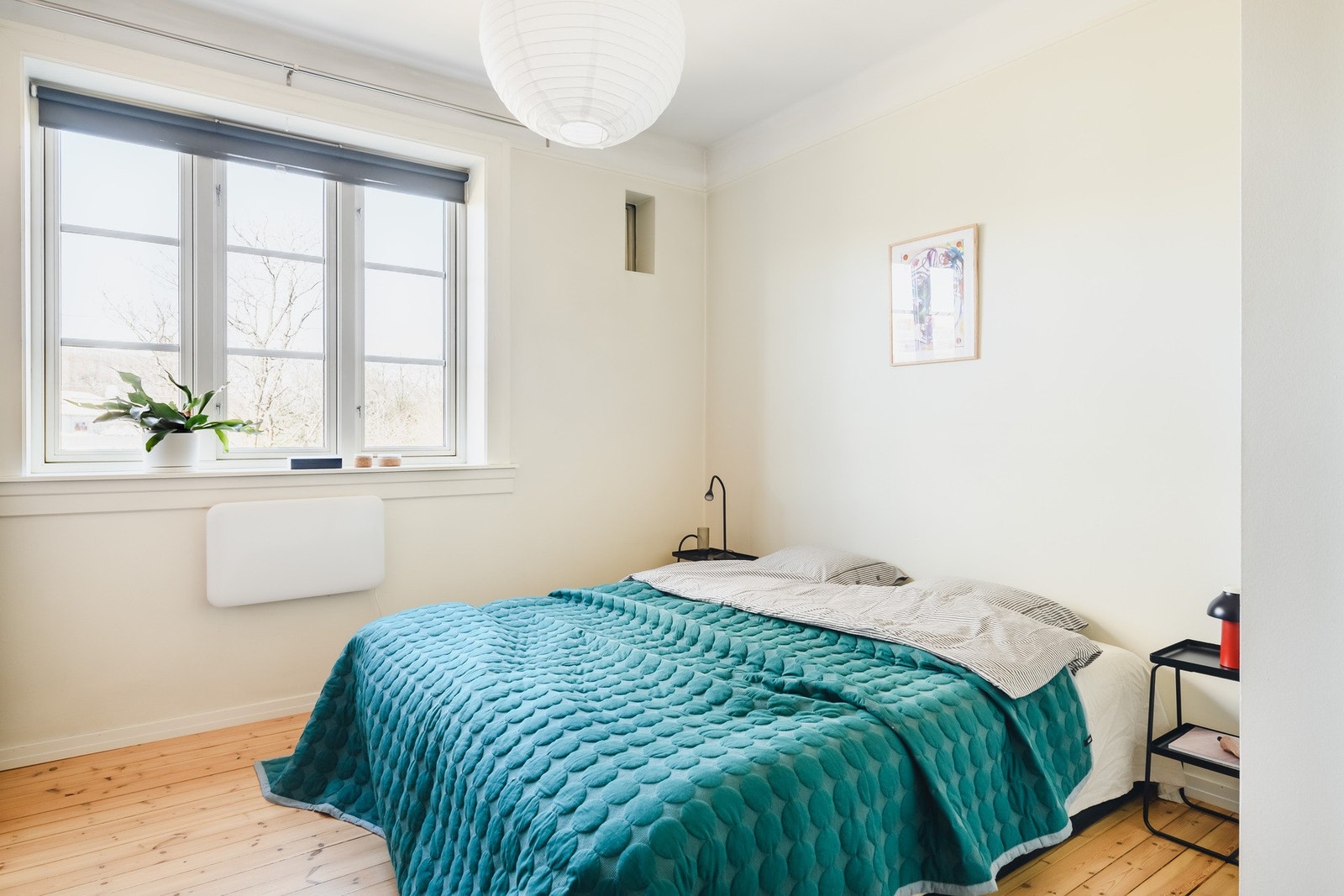 Soverom nr. 1 - dagens hovedsoverom. God plass til dobbeltseng og nattbord. Galleribilde