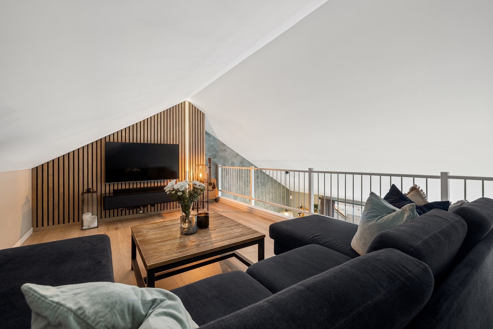 Stor hems med god plass til TV-stue Galleribilde