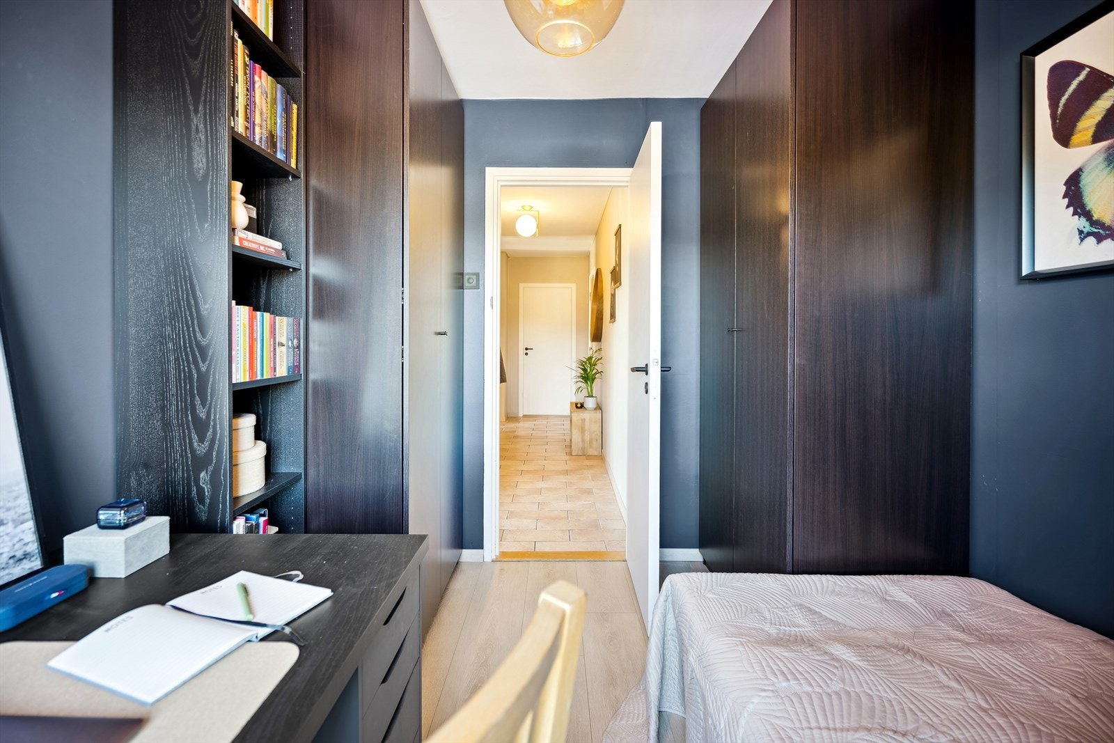 Soverommet har gode garderobeløsninger. Galleribilde