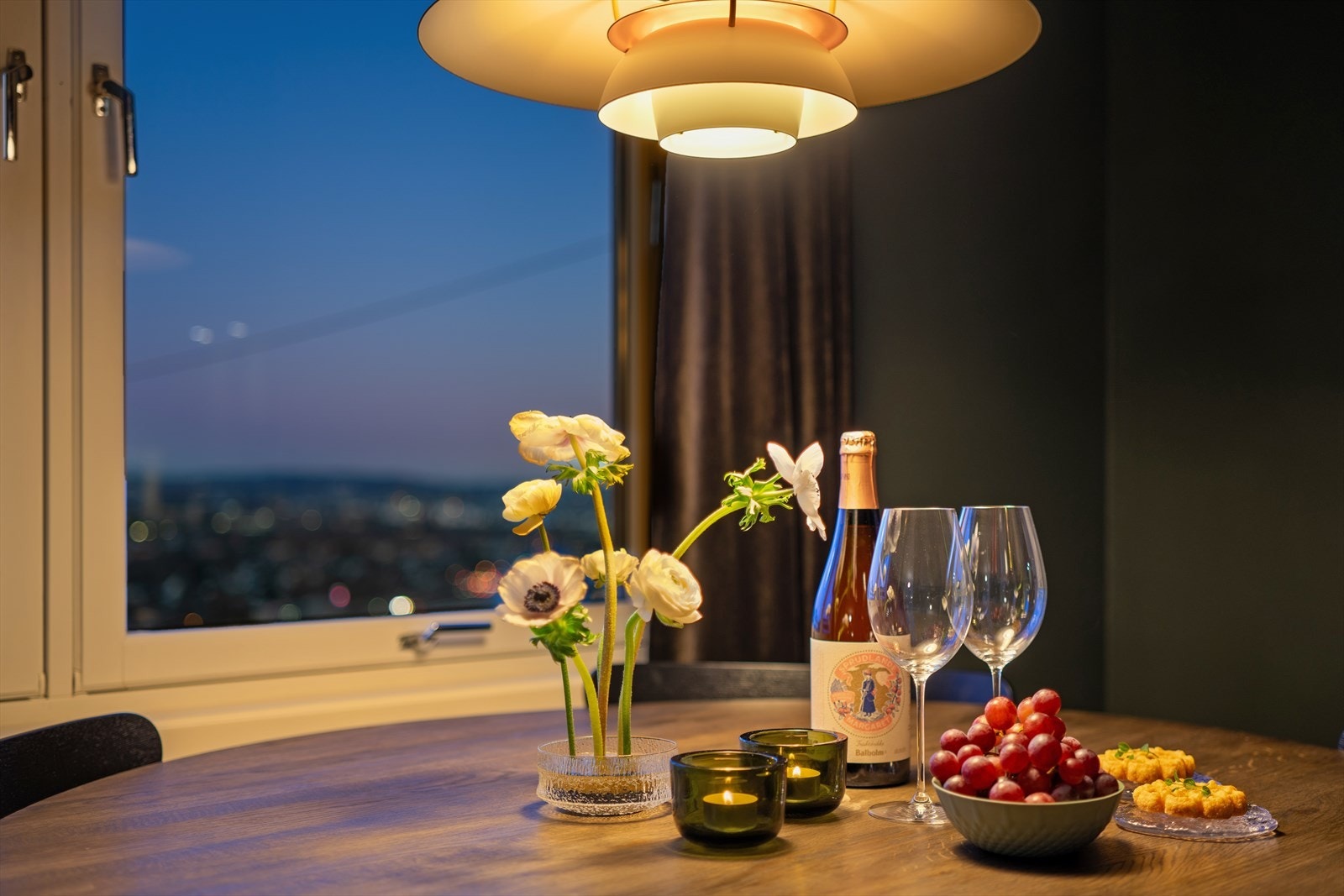 Felleskostnadene inkluderer TV-pakke, internett, oppvarming og varmtvann osv. Galleribilde