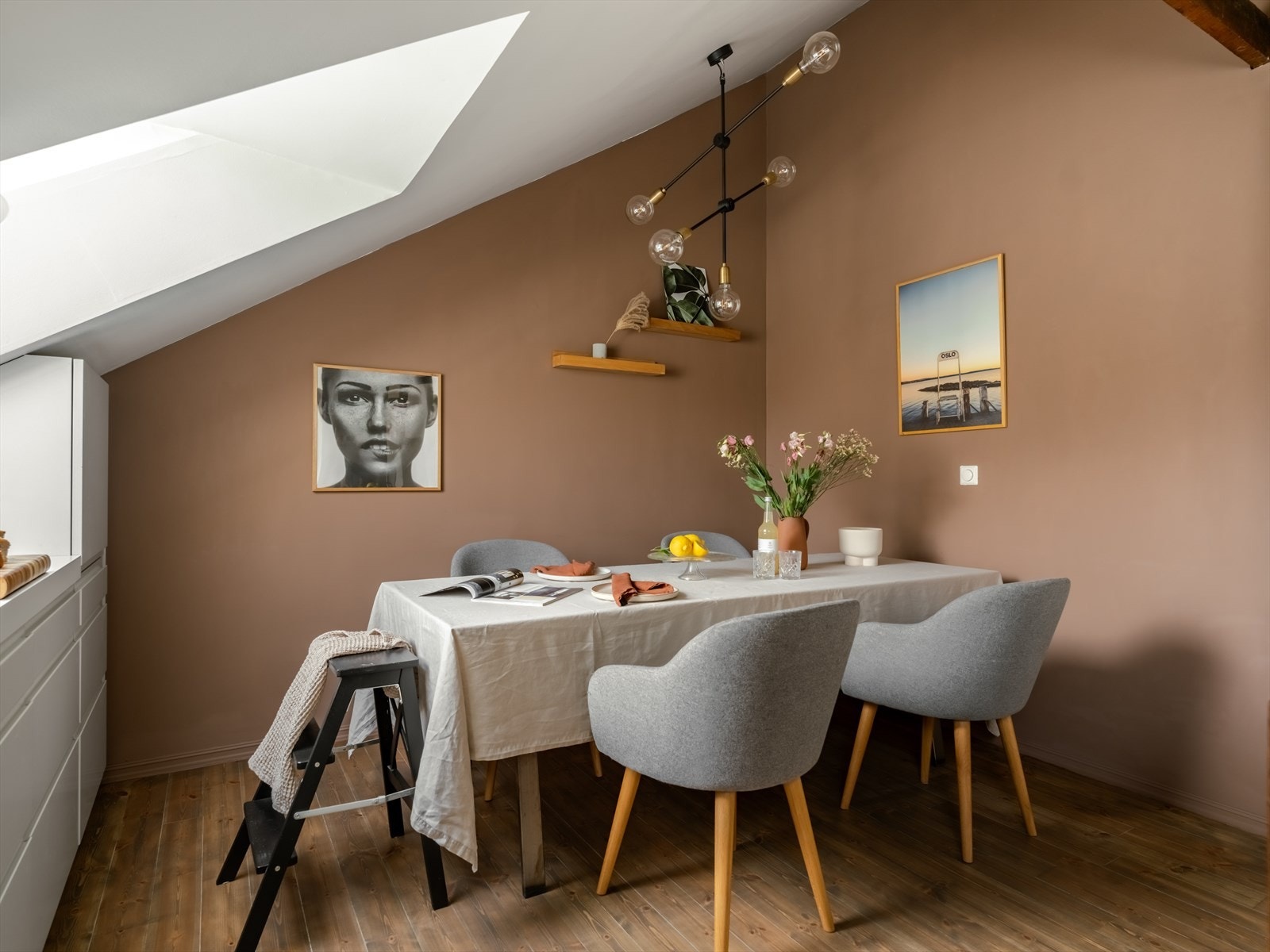 ...eller et ekstra soverom? Her kan du enkelt sette opp en lettvegg og lage et ekstra soverom/hjemmekontor om det trengs? Galleribilde