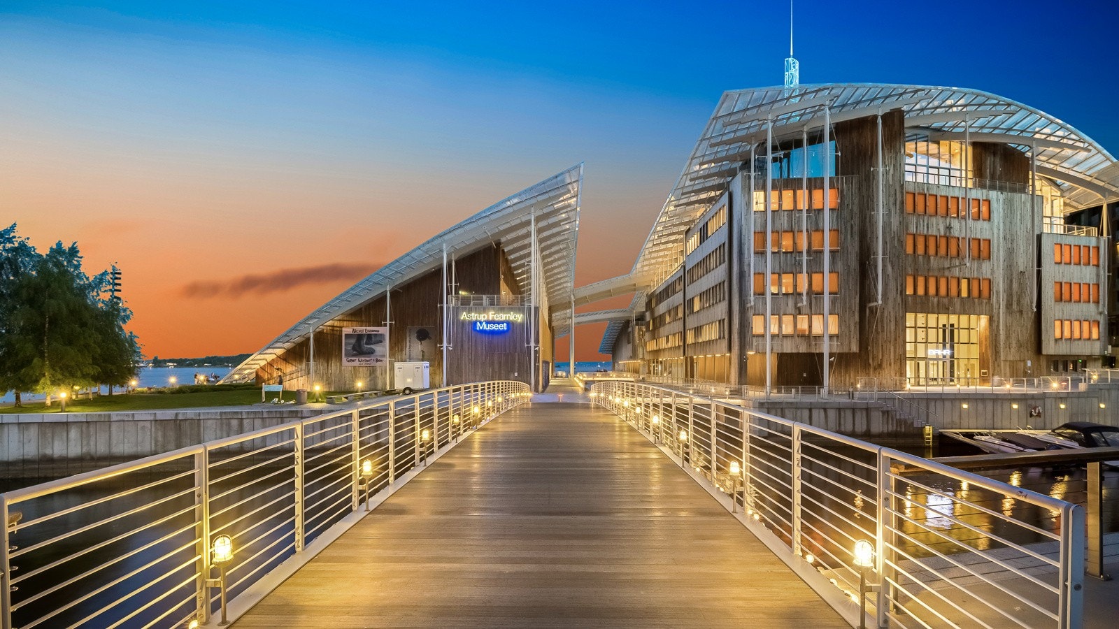 Gangavstand til Tjuvholmen med flere bademuligheter, Astrup-Fernley museet, samt flere spisesteder. Galleribilde