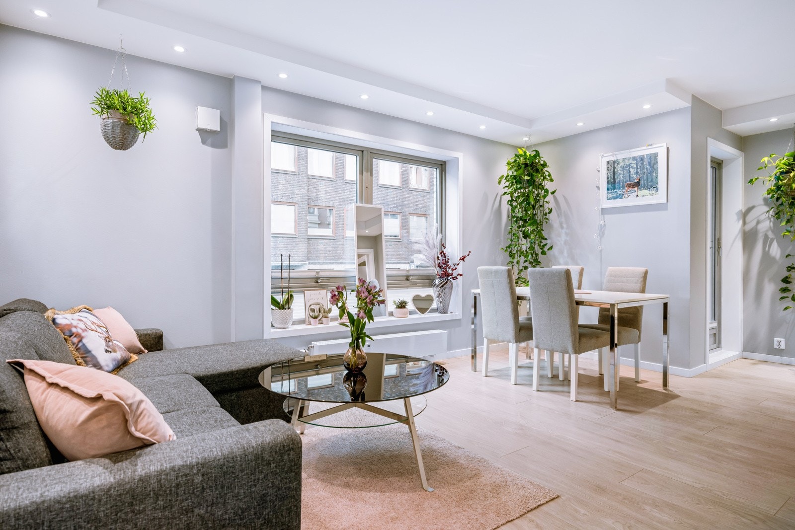 Lyse malte overflater Galleribilde