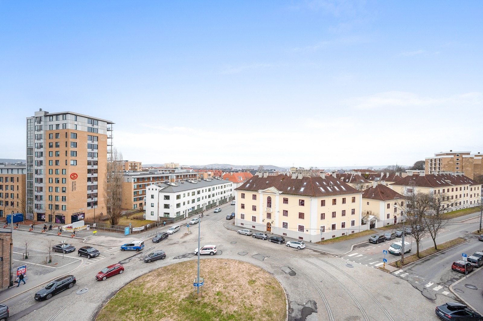 Titter du ekstra godt kan du skimte fjorden i horisonten. Galleribilde