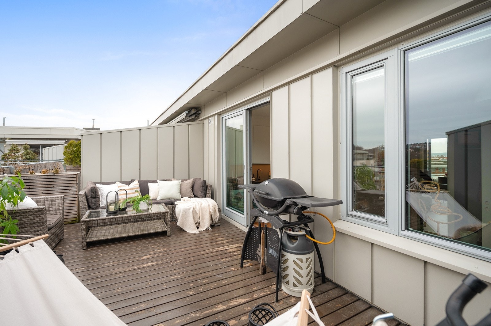 Hva med å be inn hele vennegjengen eller storfamilien på hyggelig 17.mai feiring på din helt private takterrasse? Galleribilde