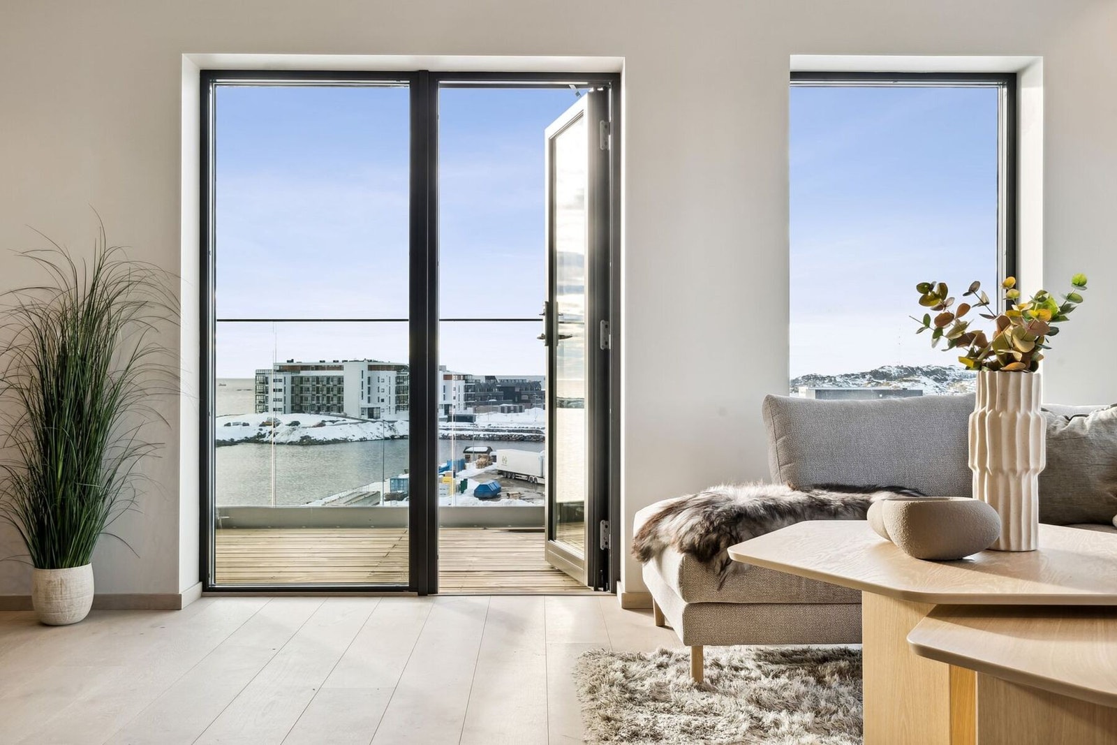 Velkommen til Avisgata 7 - Presentert av Eiendomsmegler1 Lofoten. Foto: EFKT. Galleribilde