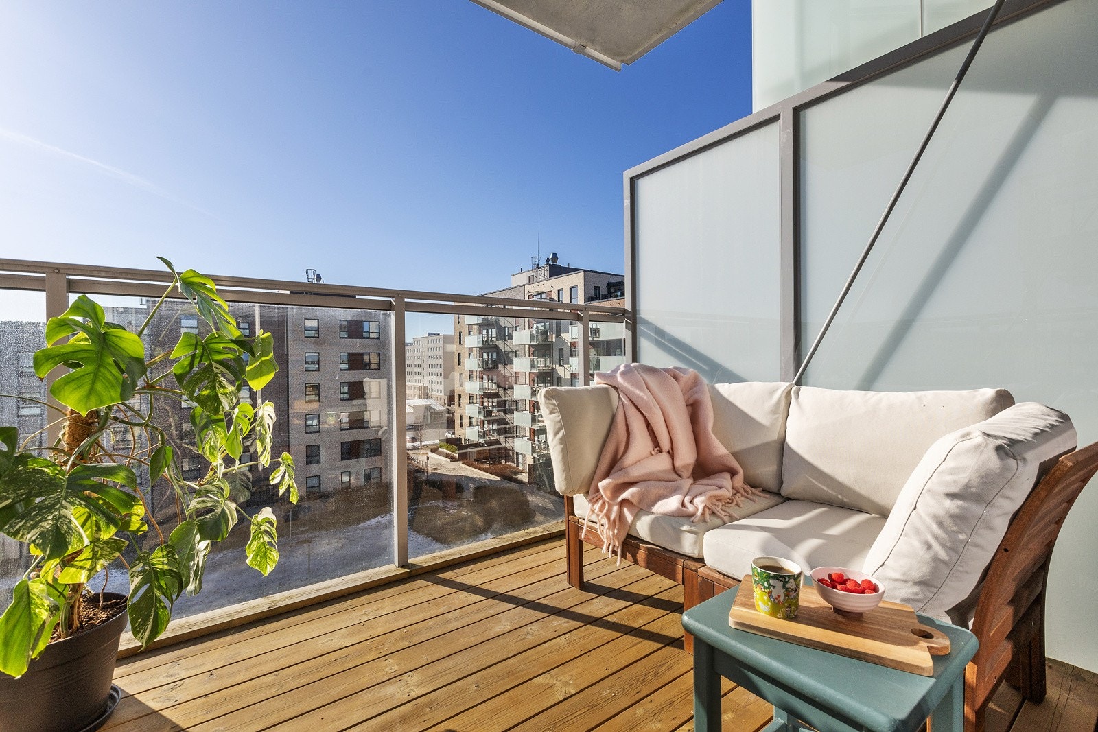 Usjenert beliggenhet med god avstand til nærliggende bebyggelser. Galleribilde