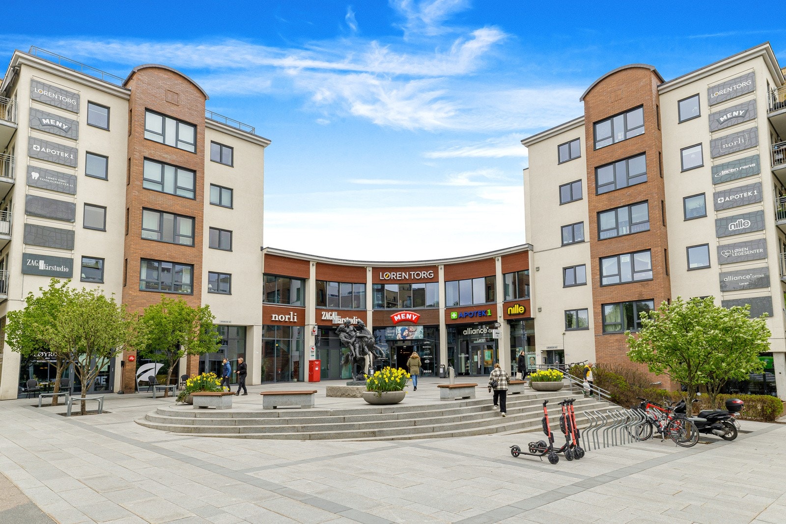 Løren torg like utenfor boligen Galleribilde