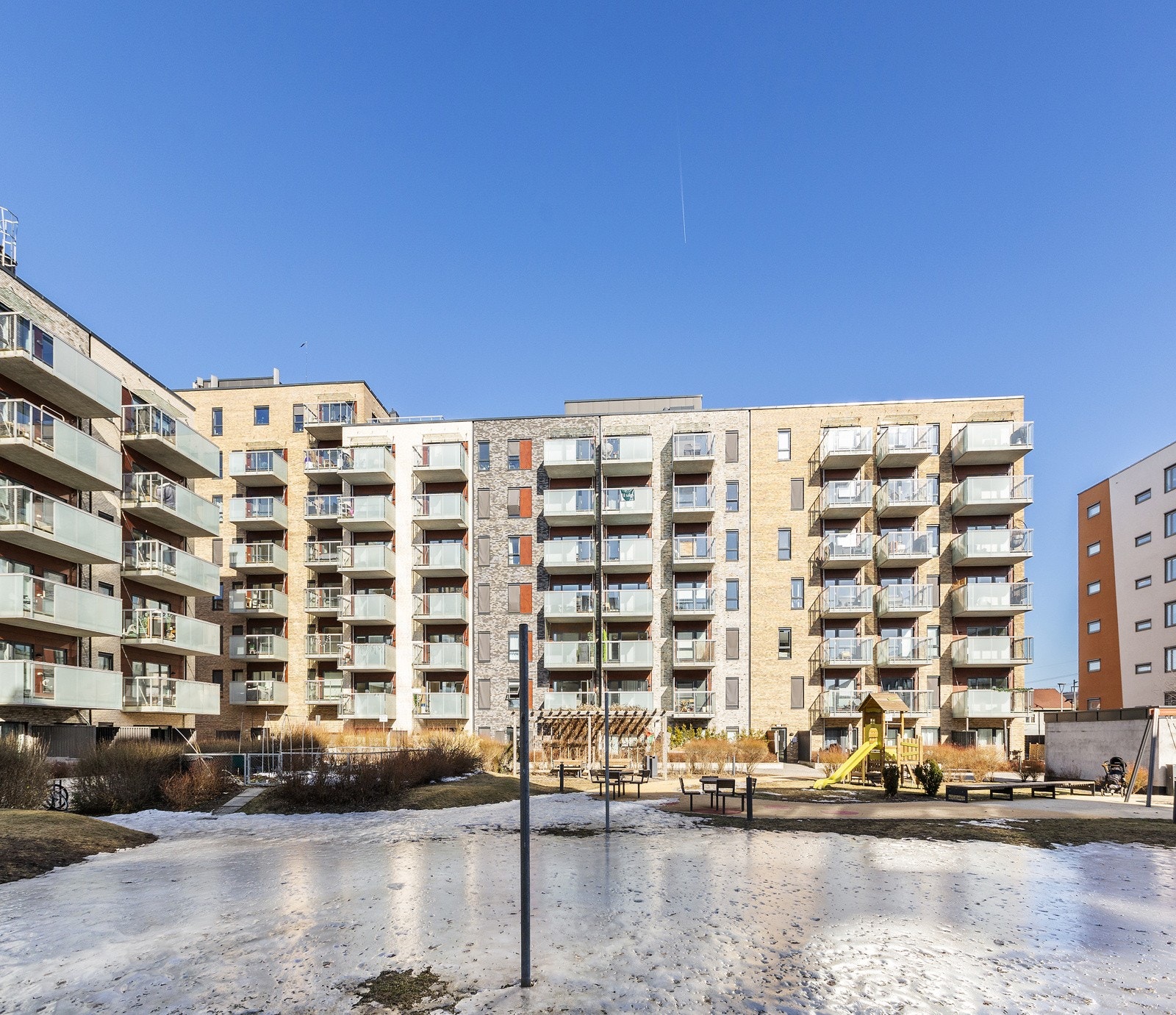 Fasade sett fra bakhagen. Galleribilde