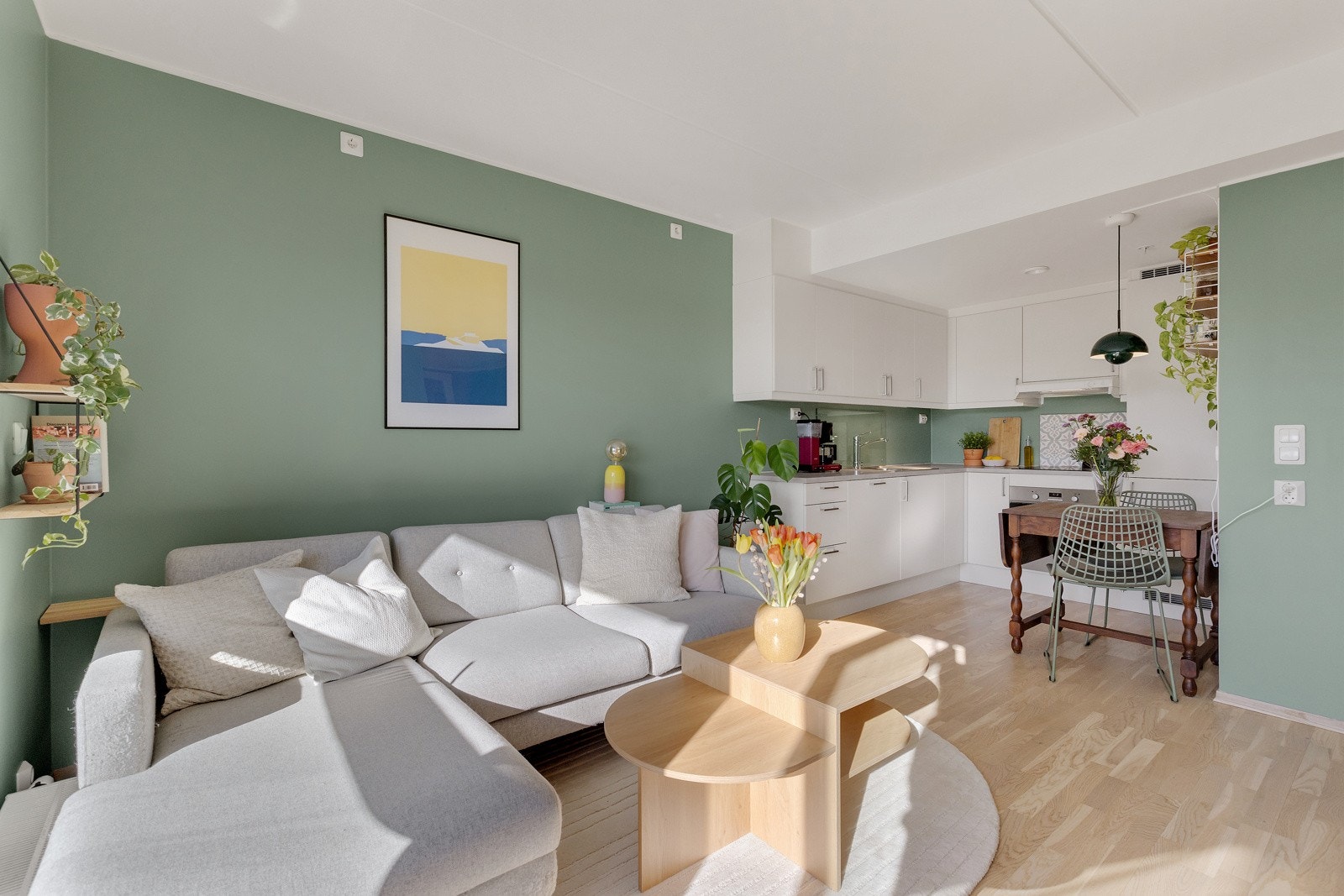 Oppvarming med radiatorer tilknyttet fjernvarme. Galleribilde