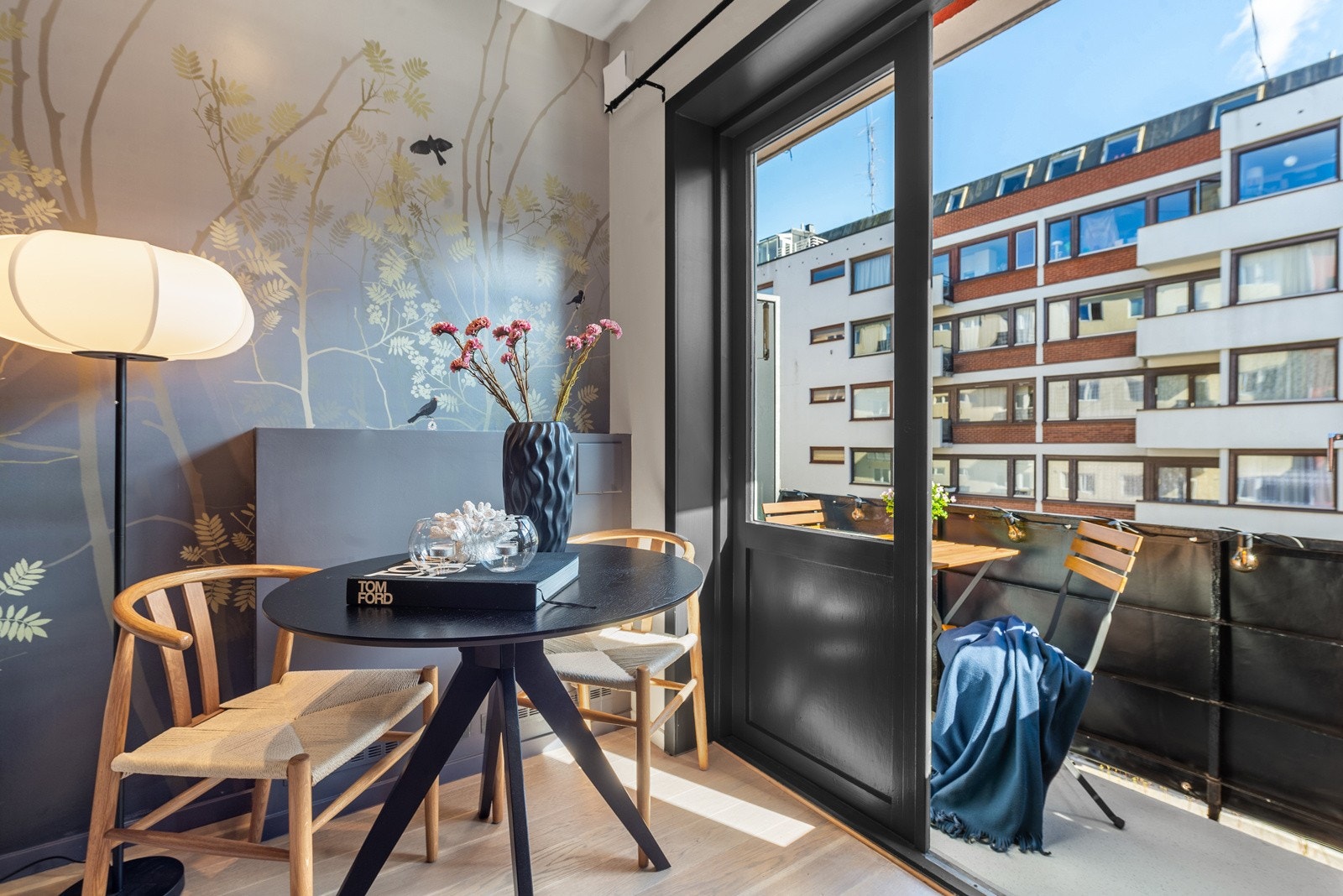 Direkte utgang til en herlig balkong på ca. 2 kvm. Galleribilde