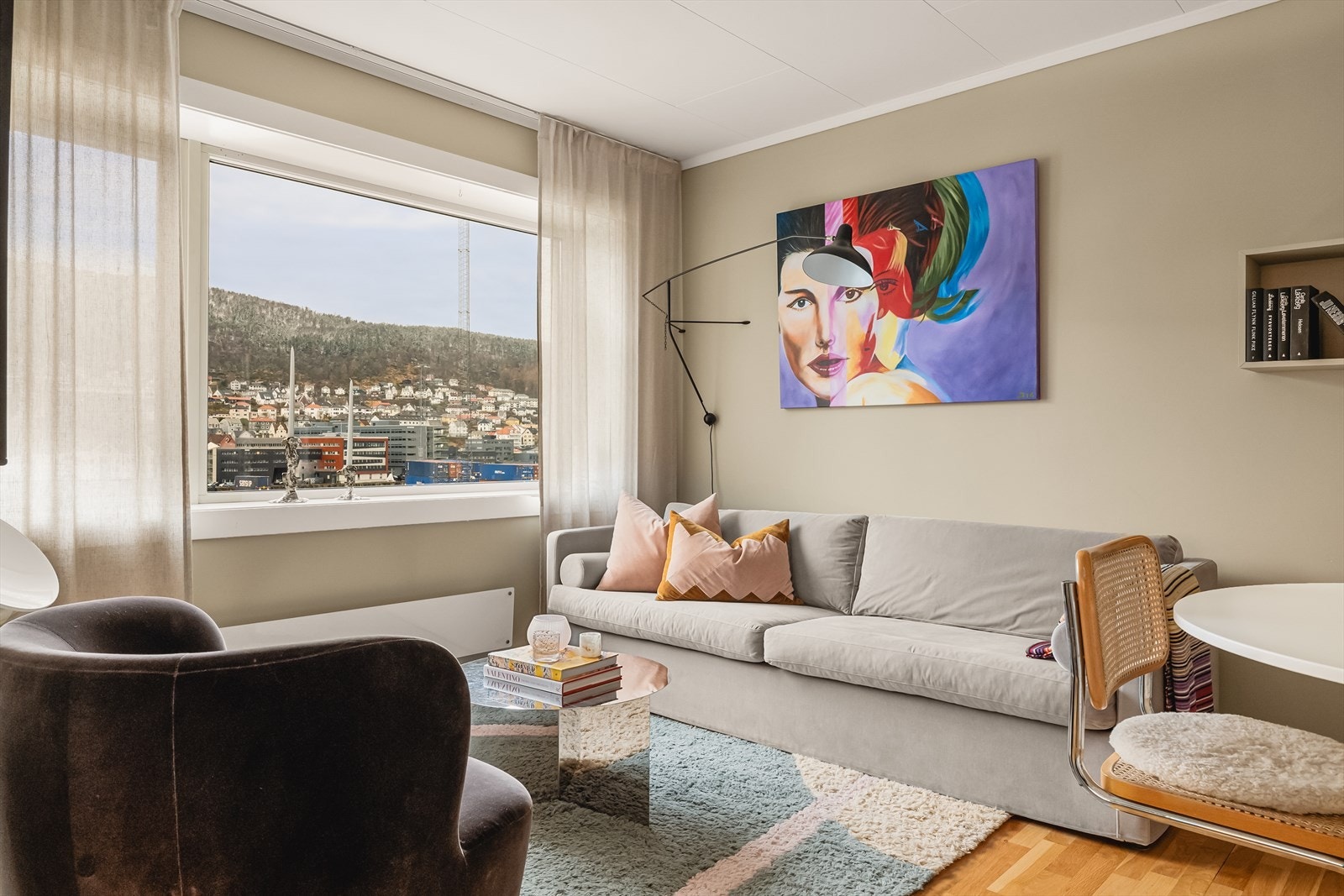 Aktiv Eiendomsmegling v/ Stian Jakobsen har gleden av å presentere Bredalsmarken 13 Galleribilde