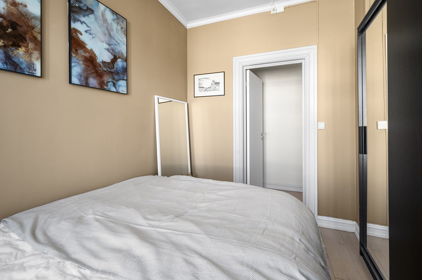 Leiligheten er et perfekt førstegangskjøp. Borettslaget har ikke forkjøpsrett, og det er lave kjøpsomkostninger. Galleribilde