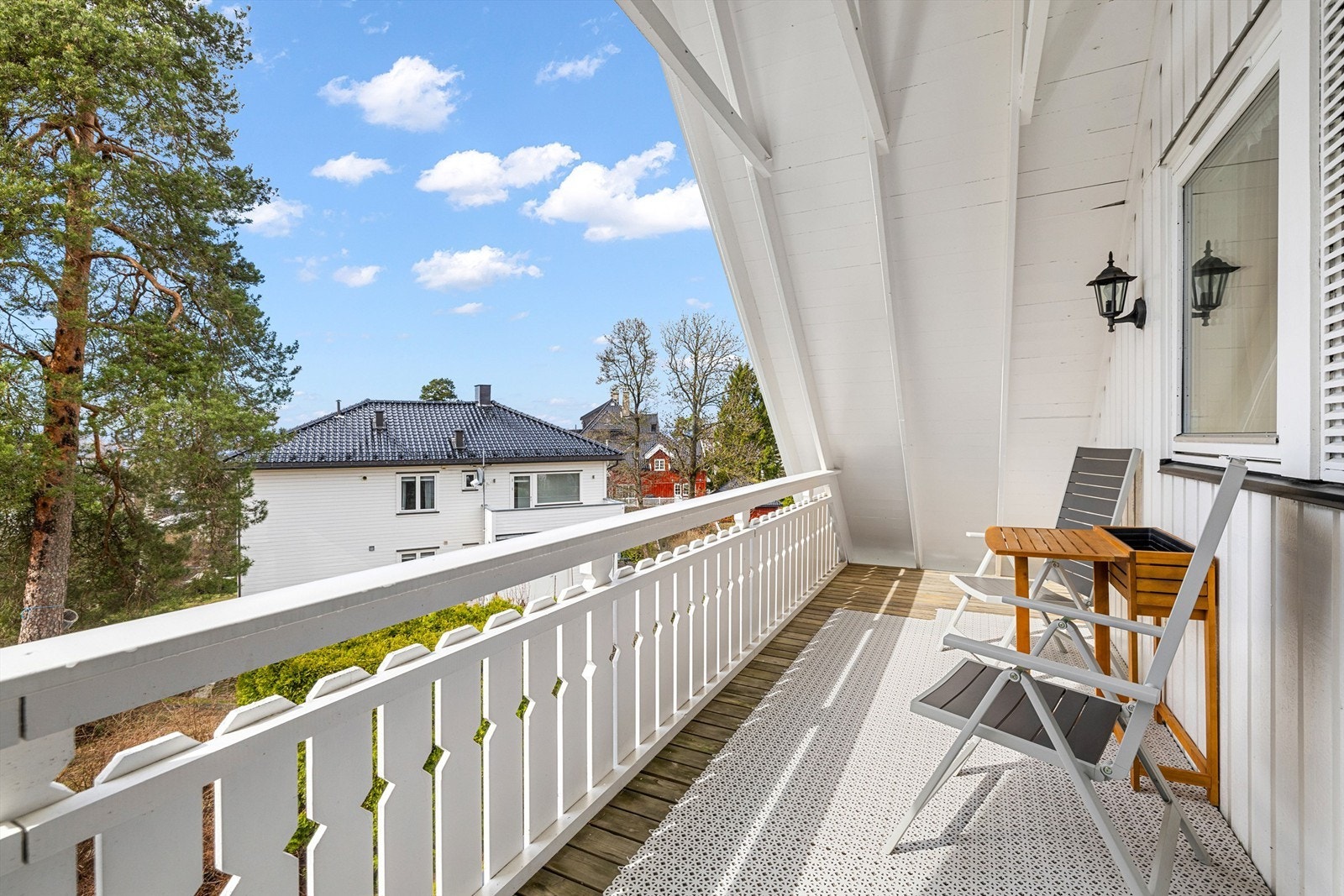 Utgang fra soverom til sydvendt balkong Galleribilde