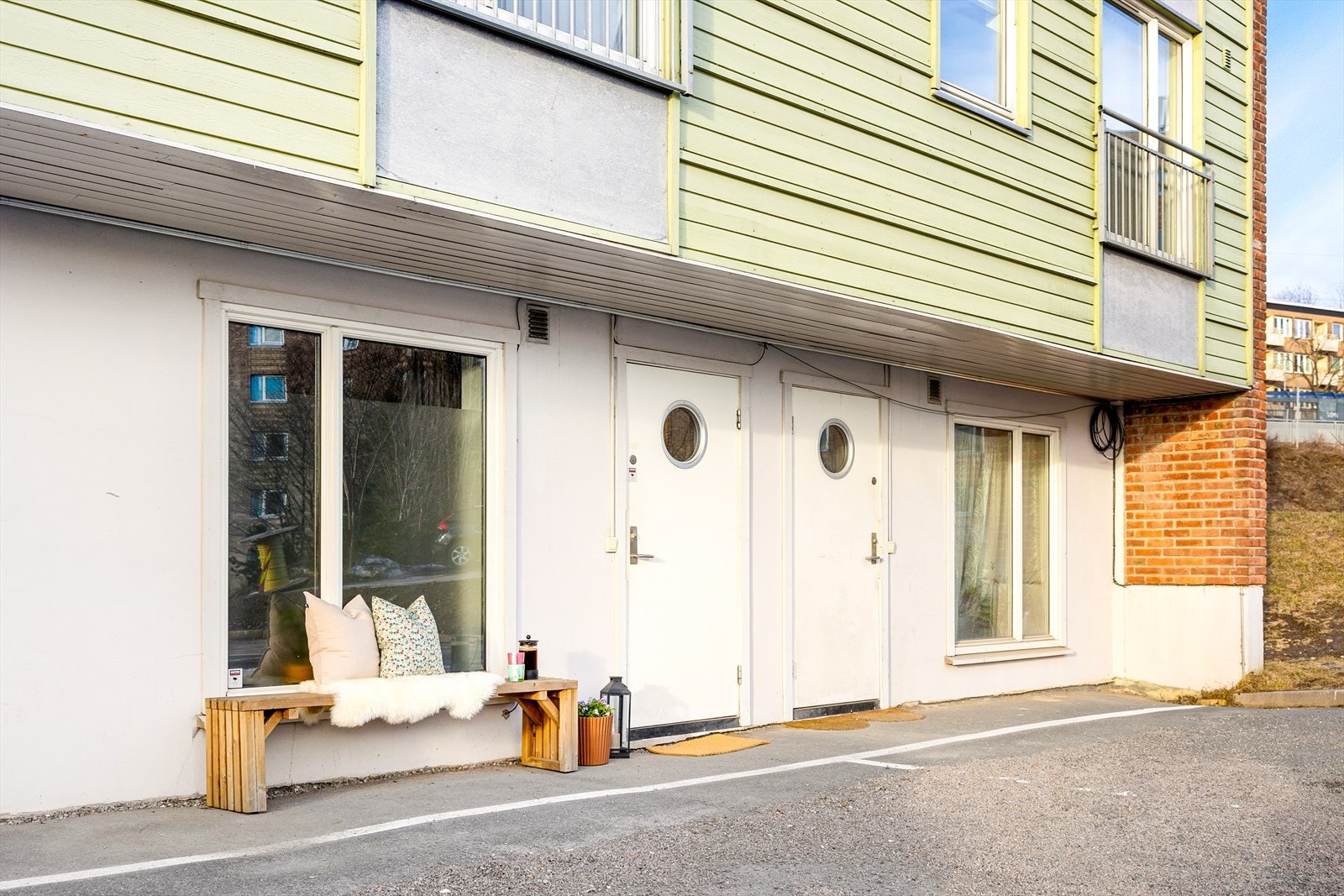 Gården ble pusset opp i 2007, og fremstår som innbydende med god standard og moderne preg. Galleribilde