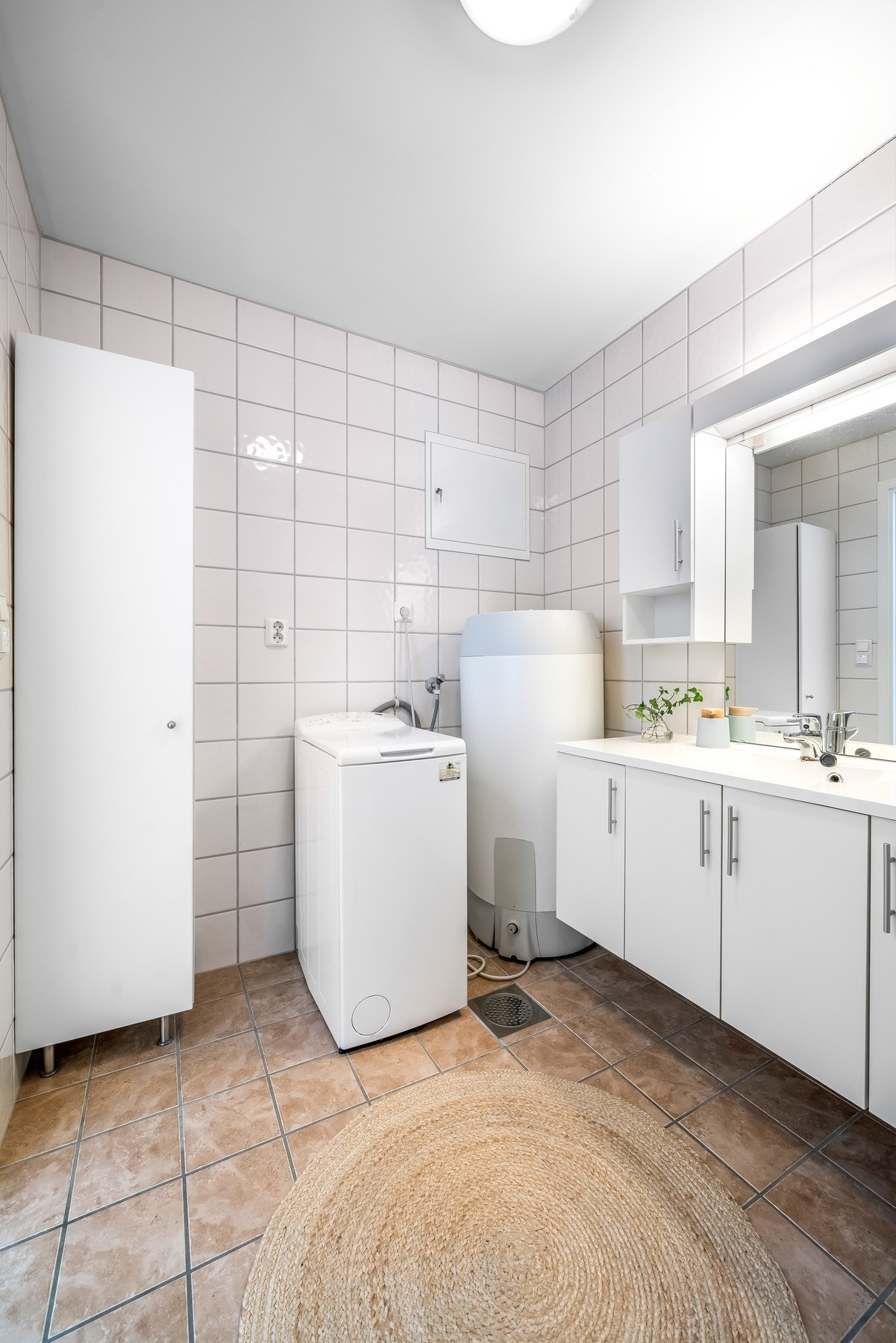 Det er opplegg for vaskemaskin på badet. Vaskemaskinen kan medfølge. Galleribilde