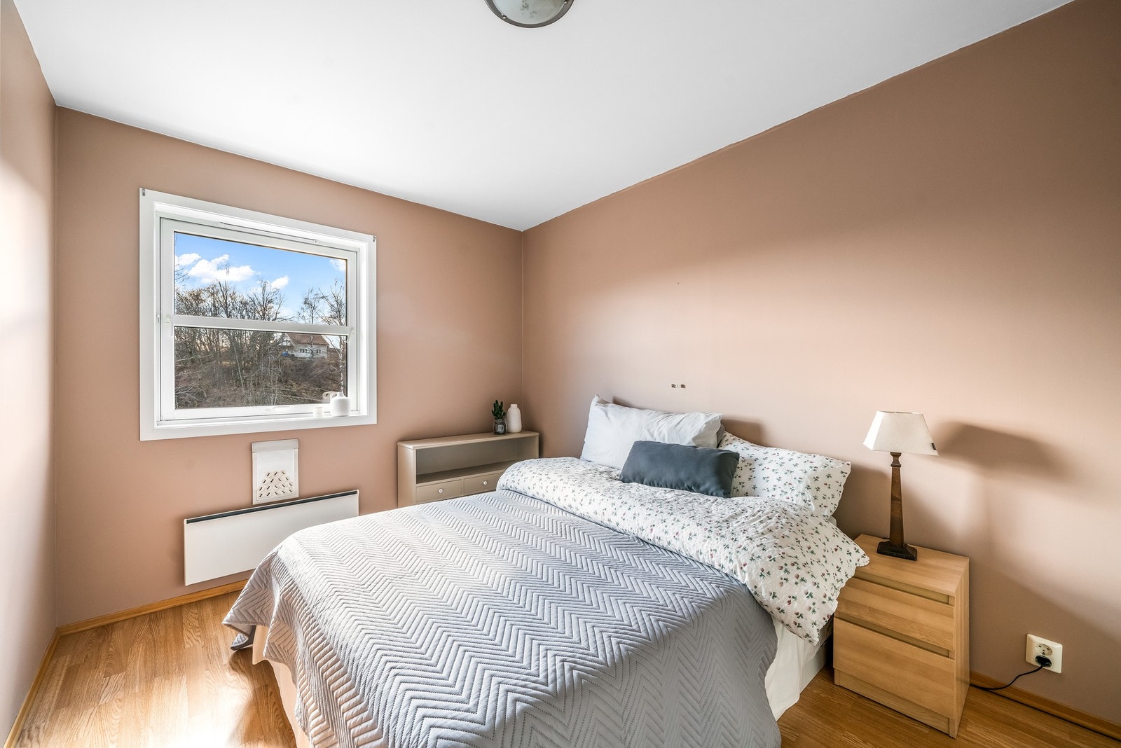 Soverommene er enkle og delikate. Galleribilde