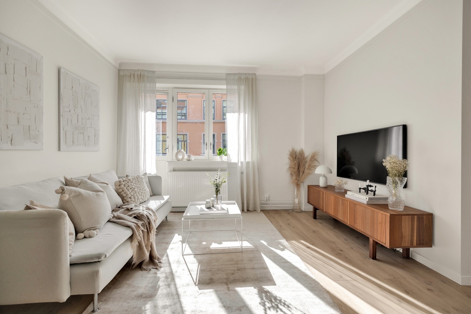 Leiligheten ligger høyt og fint til i byggets 3. etasje Galleribilde