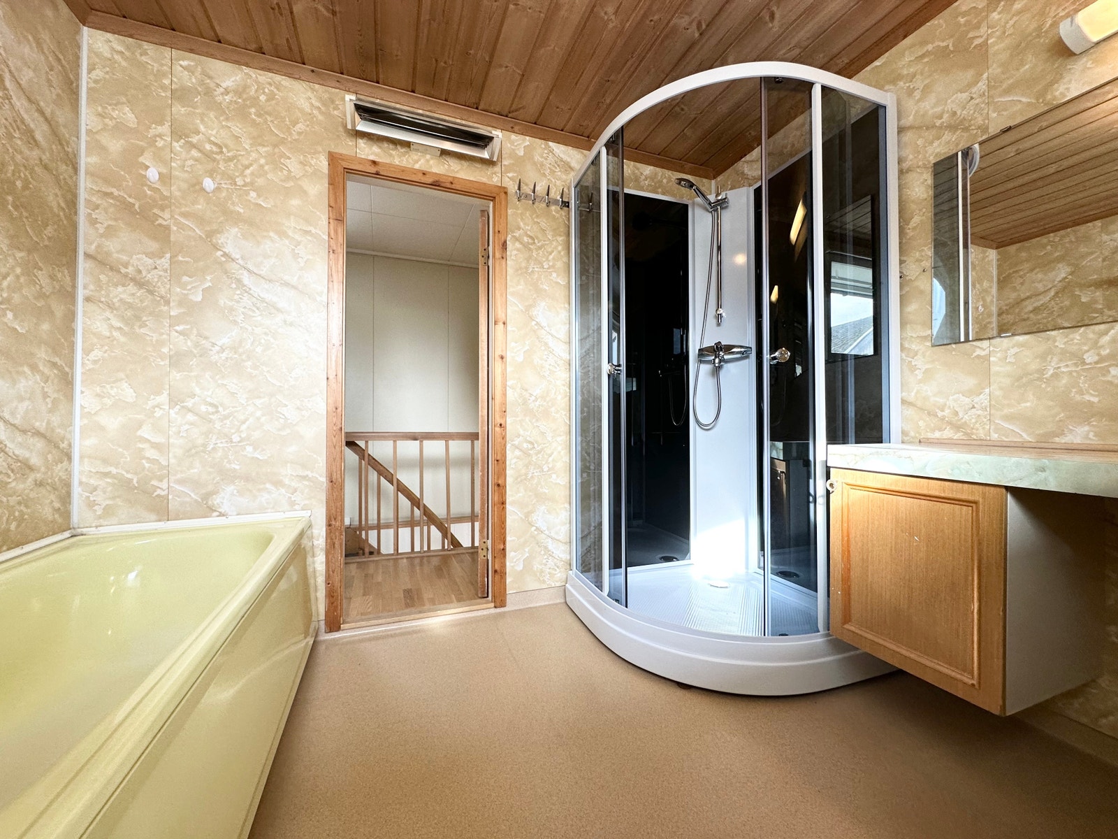 Bad - 2. etasje Galleribilde