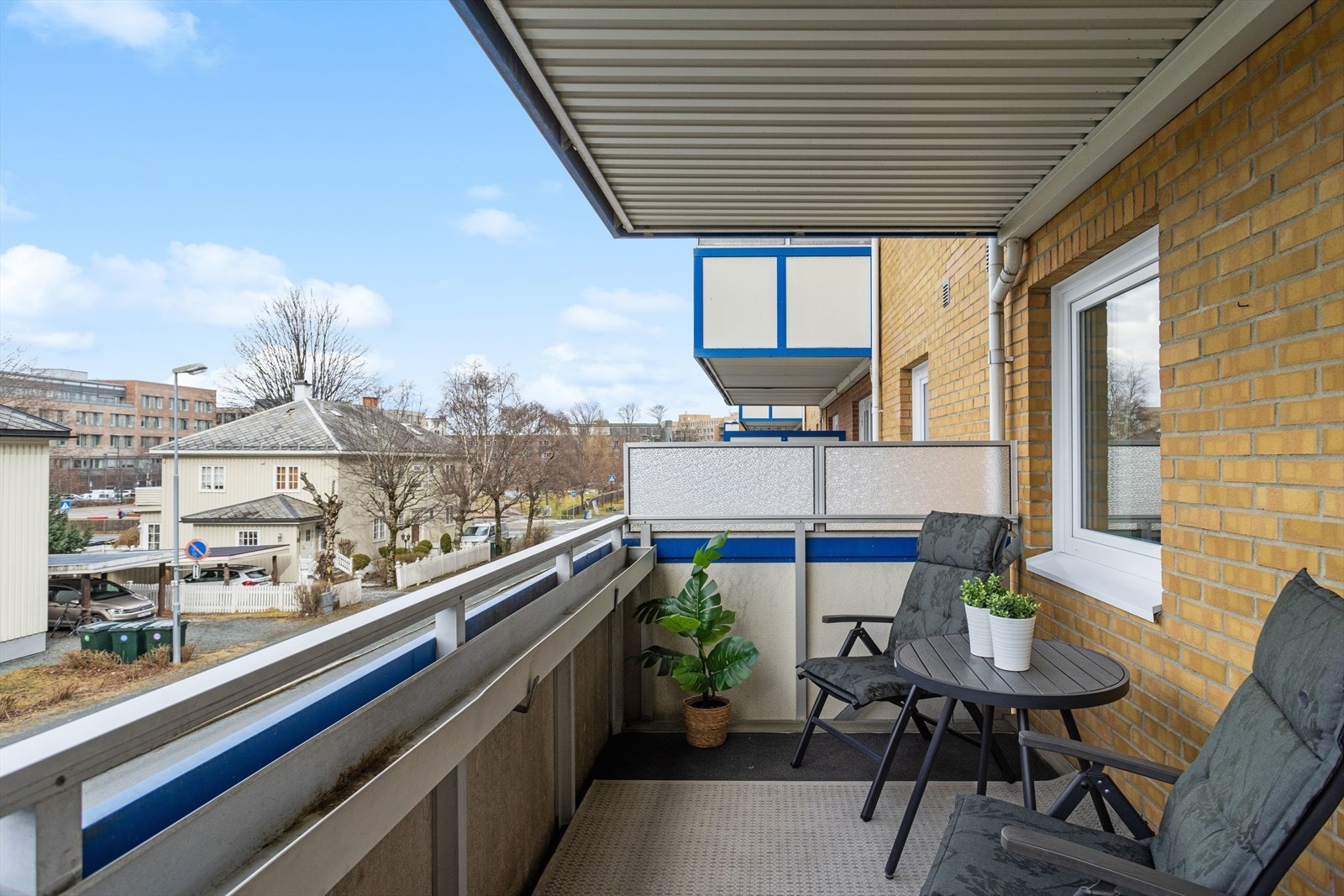 Balkongen er ca 8,4 m². Galleribilde