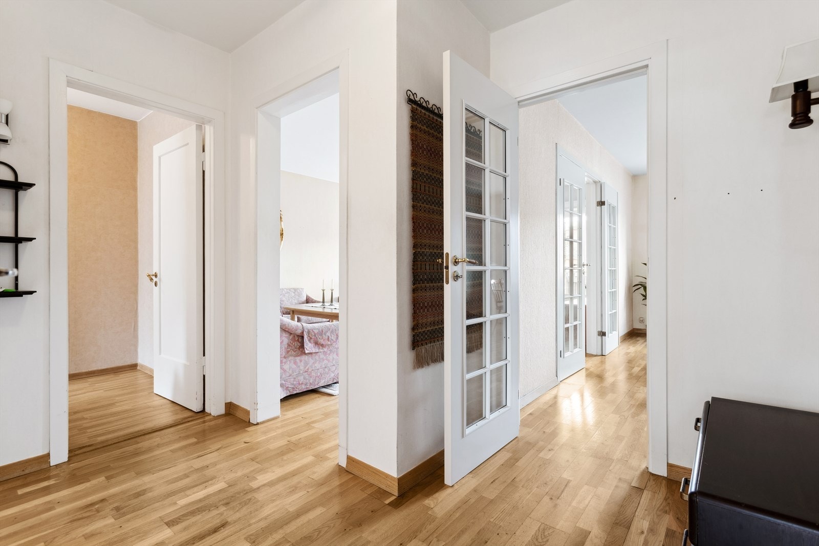 Entréen/gangen er ca 5,4 m².
Velkommen inn Galleribilde