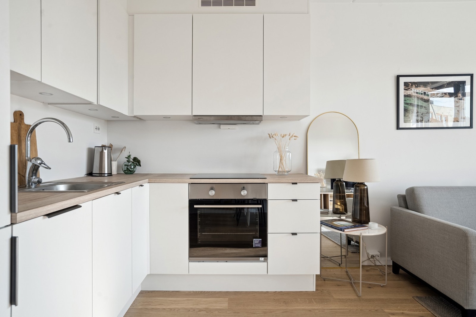 Kjøkkenet fra HTH har integrerte hvitevarer fra Elektrolux. Galleribilde