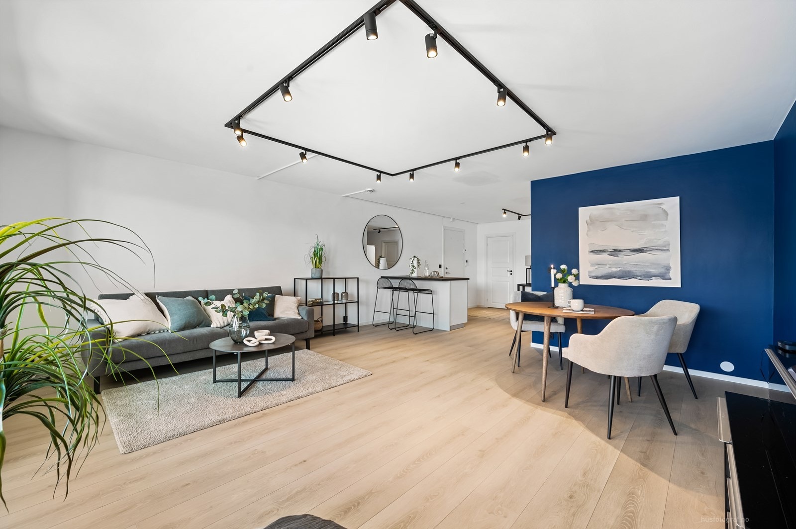 Romslig og fint stuerom Galleribilde