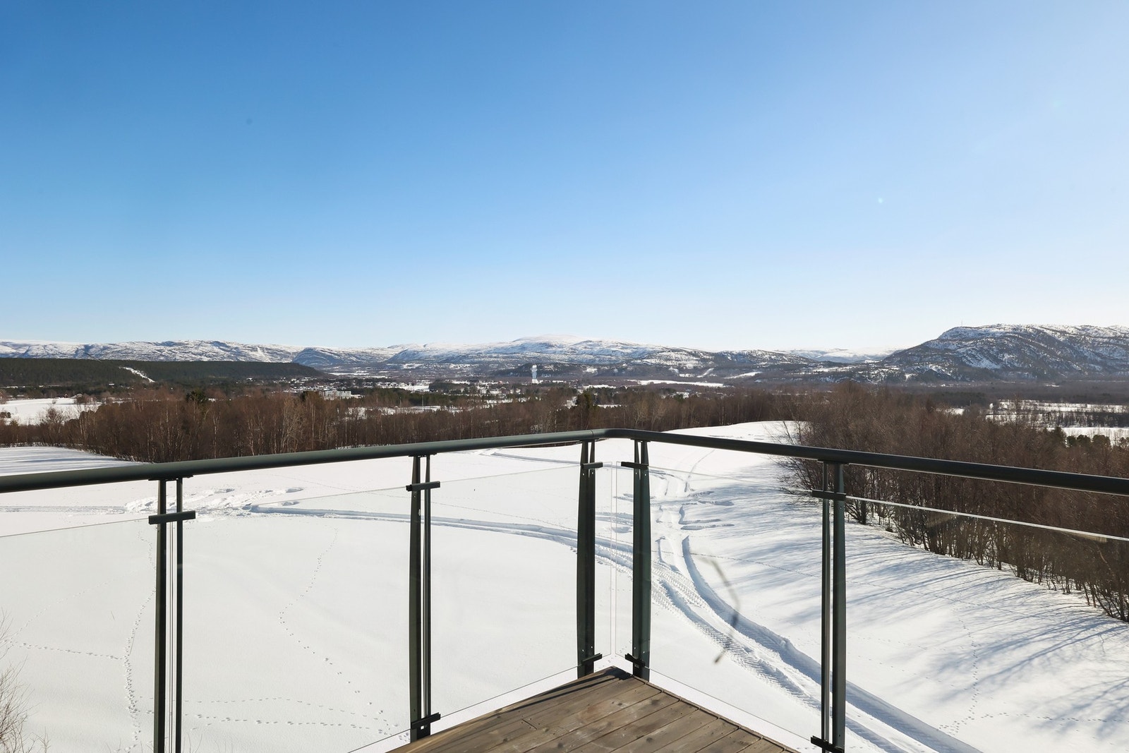 Nydelig utsikt fra balkong Galleribilde