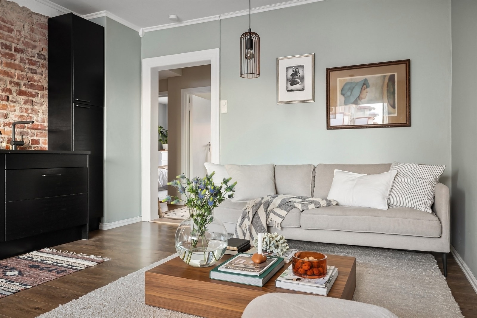 Plass til både sofagruppe og spisebord Galleribilde