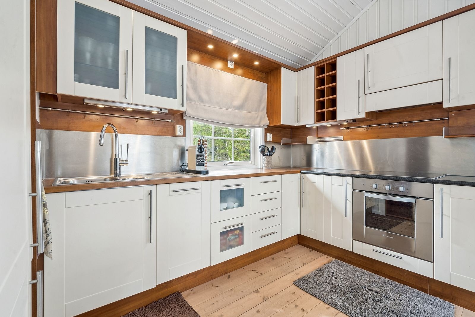 Kjøkken hovedhytte Galleribilde