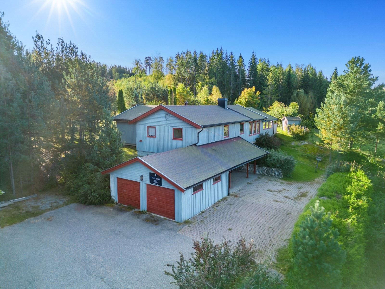 Jutulvegen 41 er en fantastisk eiendom til for hele familien med romslig bolig og godt med utvendig boltreplass. Galleribilde