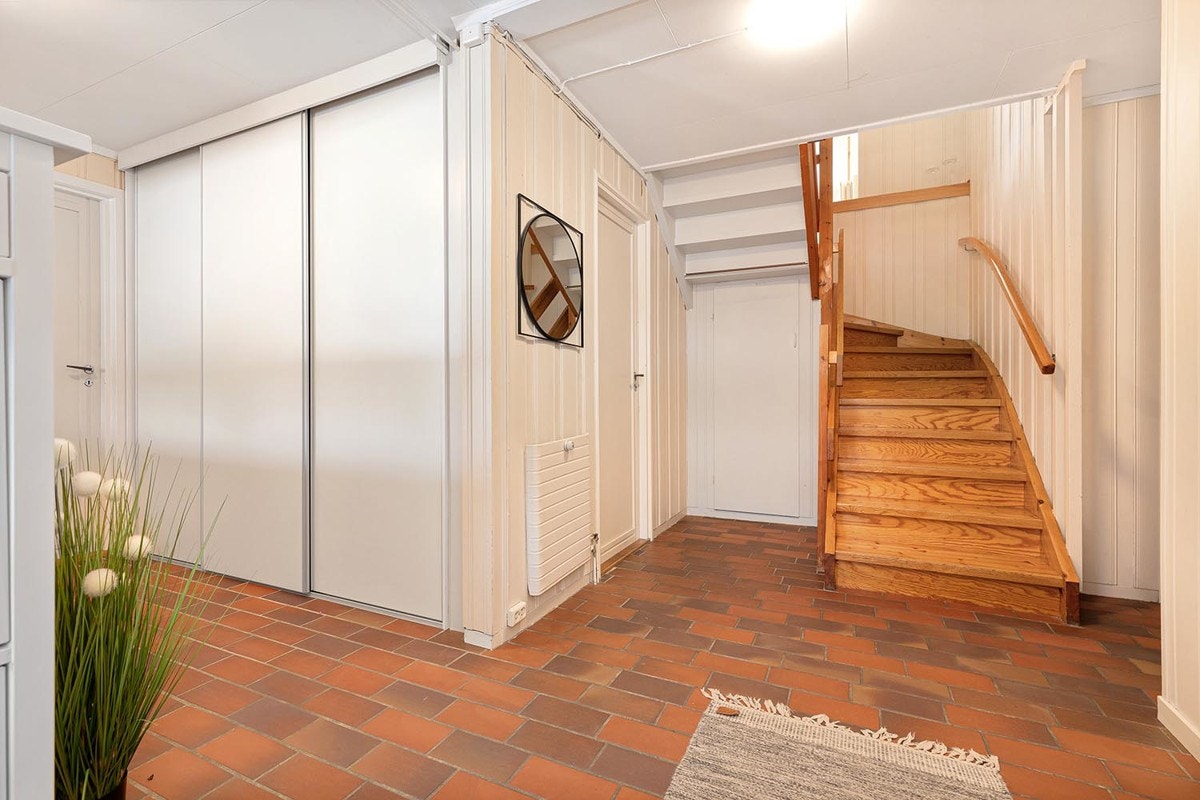 God skapplass i entré. Galleribilde