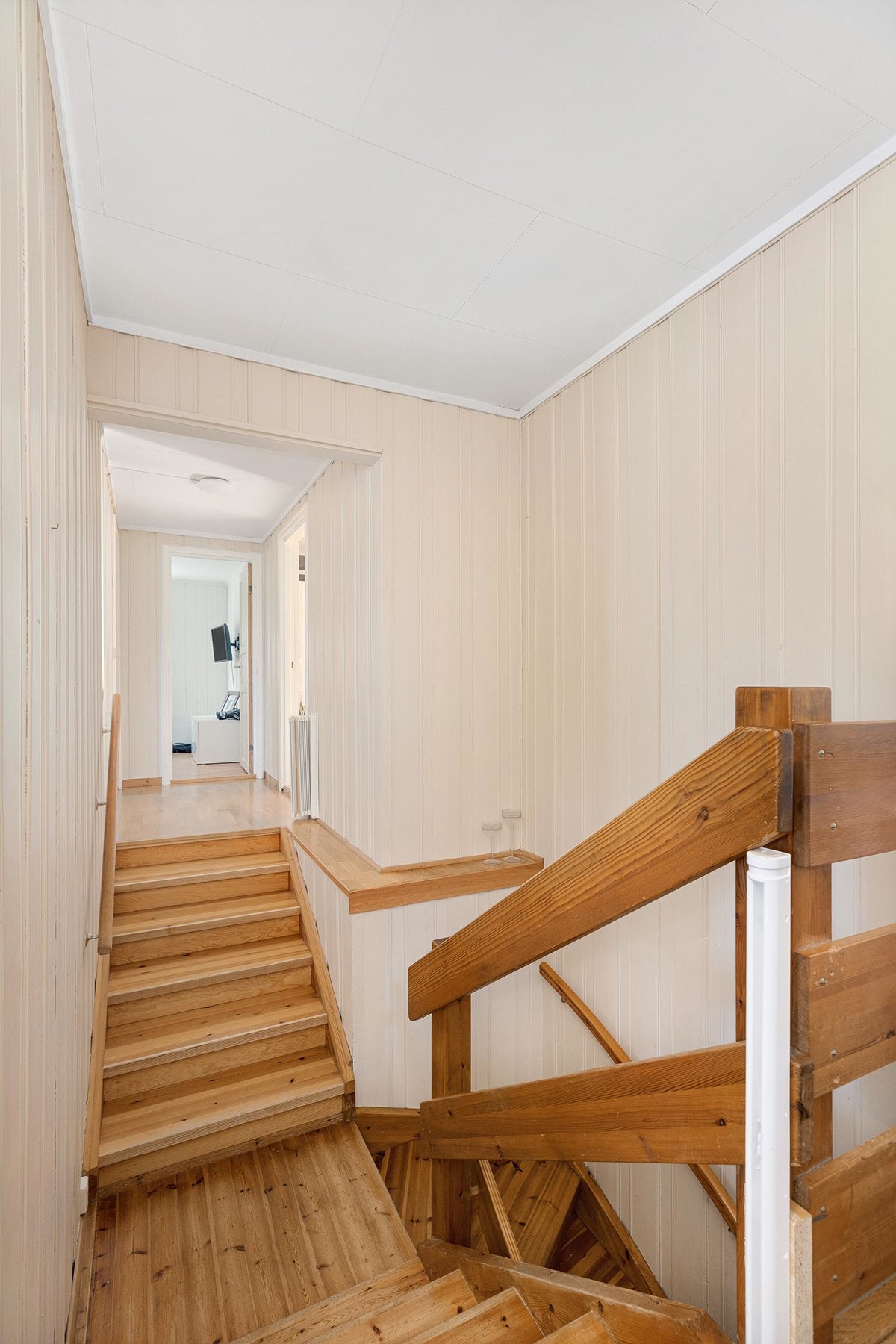 Trapp ned til entré. Galleribilde
