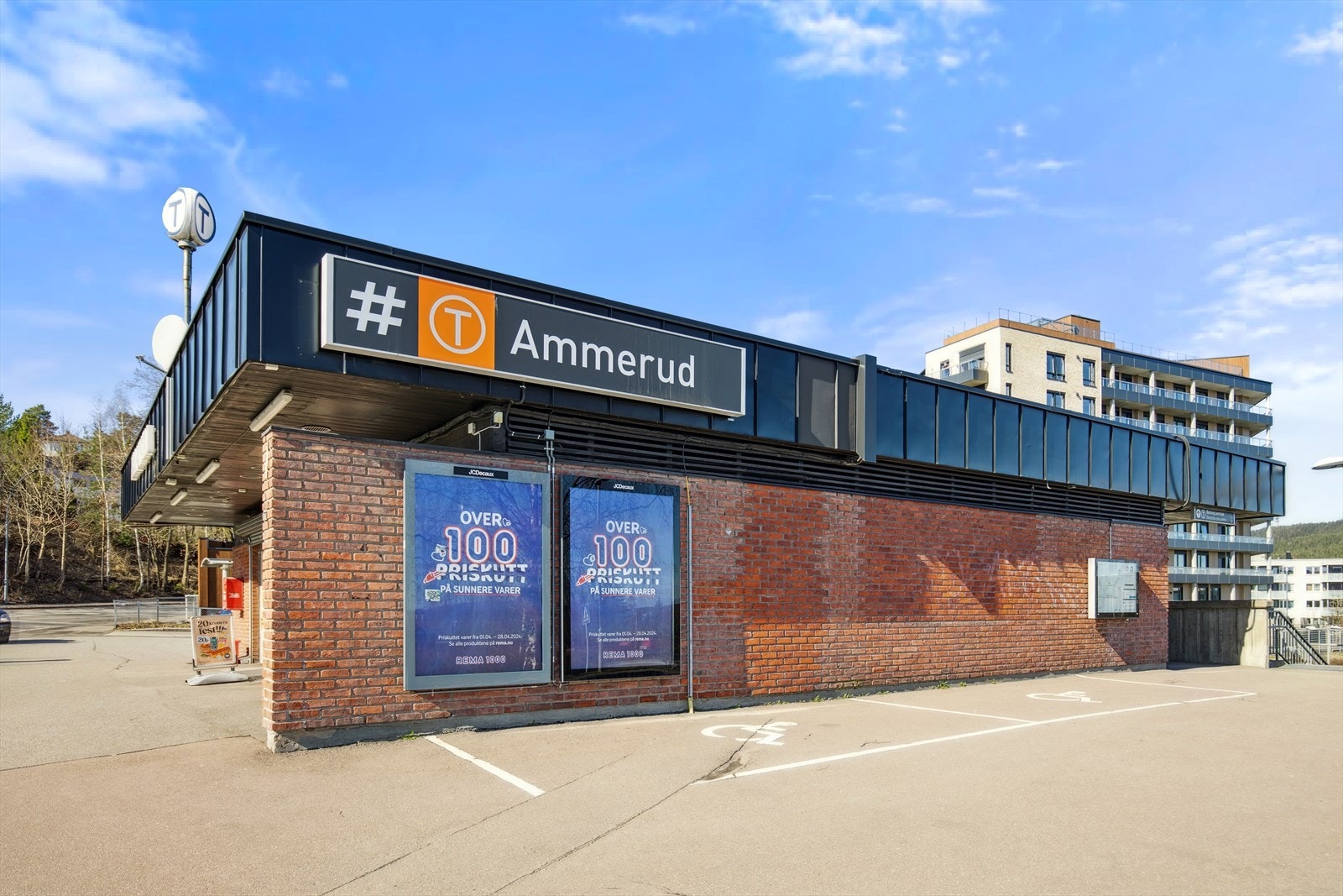 Nært tilgang til lokal transport og kommunikasjonsmidler. Galleribilde