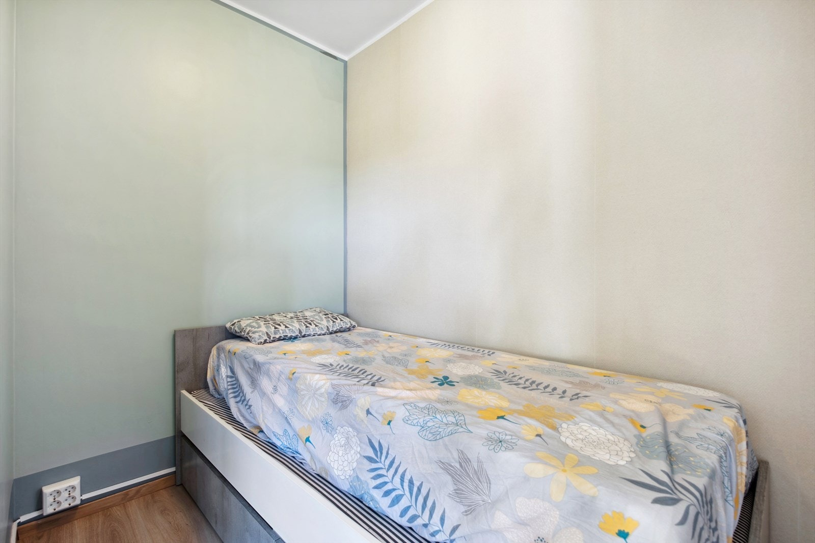 Egen adskilt sovealkove med plass til seng. Galleribilde