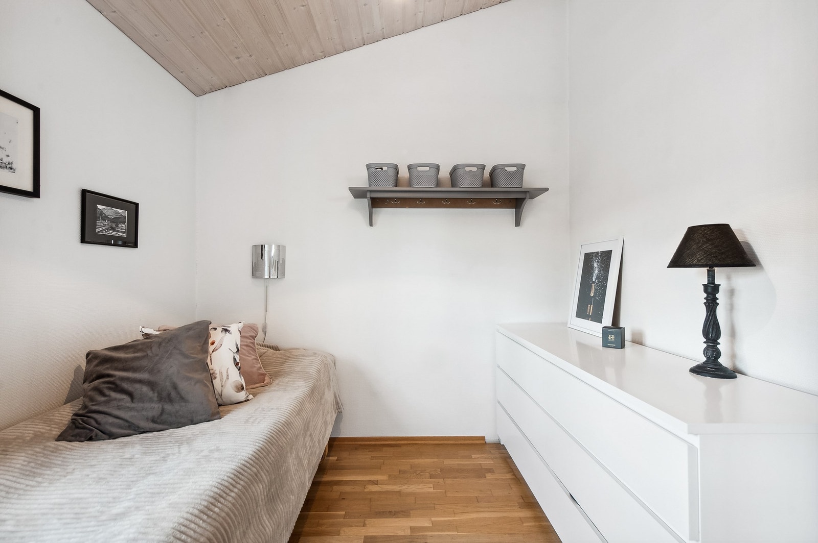 Soverommet kan fint benyttes som soverom, kontor eller hobbyrom. Galleribilde