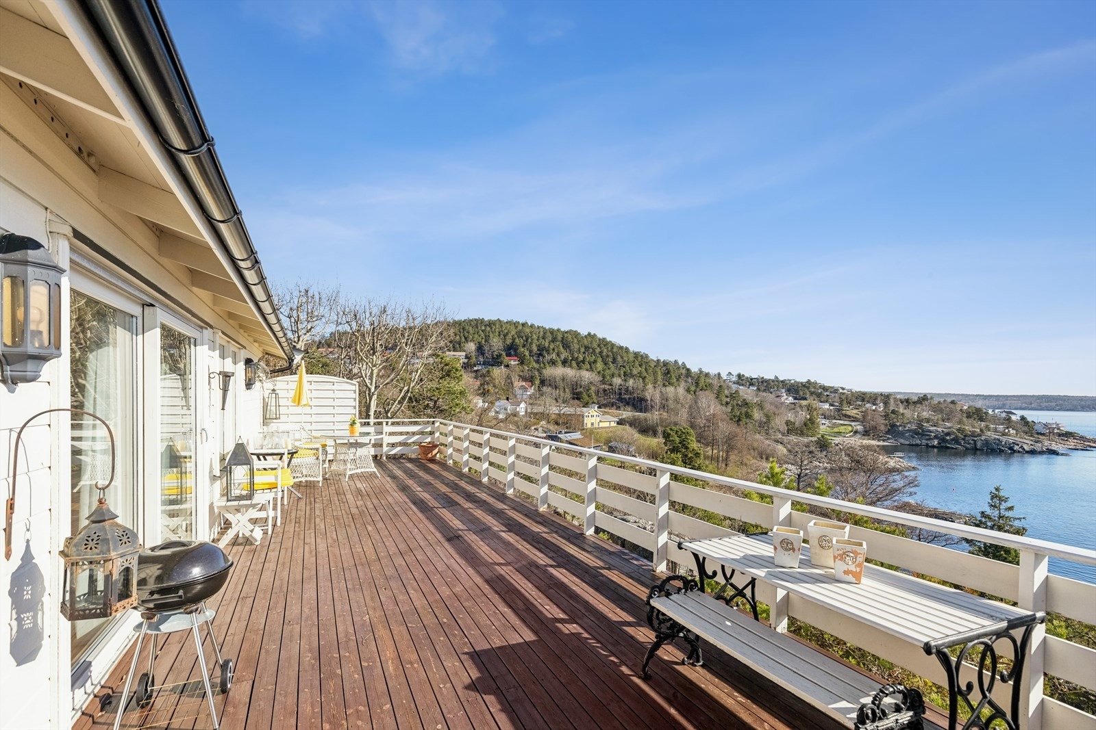 Her ligger alt til rette for å nyte finværsdagene utendørs. Galleribilde