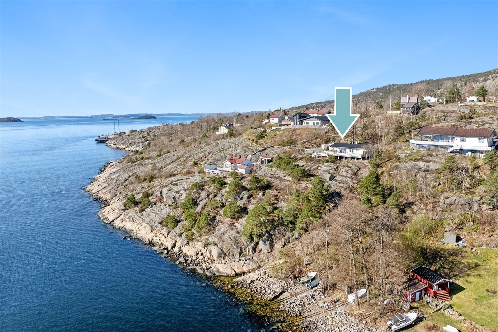 Bjerkeleina 11 er en frittliggende fritidsbolig med attraktiv beliggenhet. Galleribilde